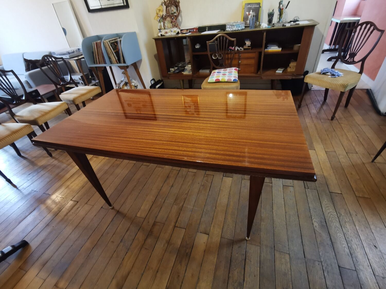 Mahogany dining table varnished year 60