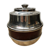 Old bucket with glacons deco maella plastic bordeaux