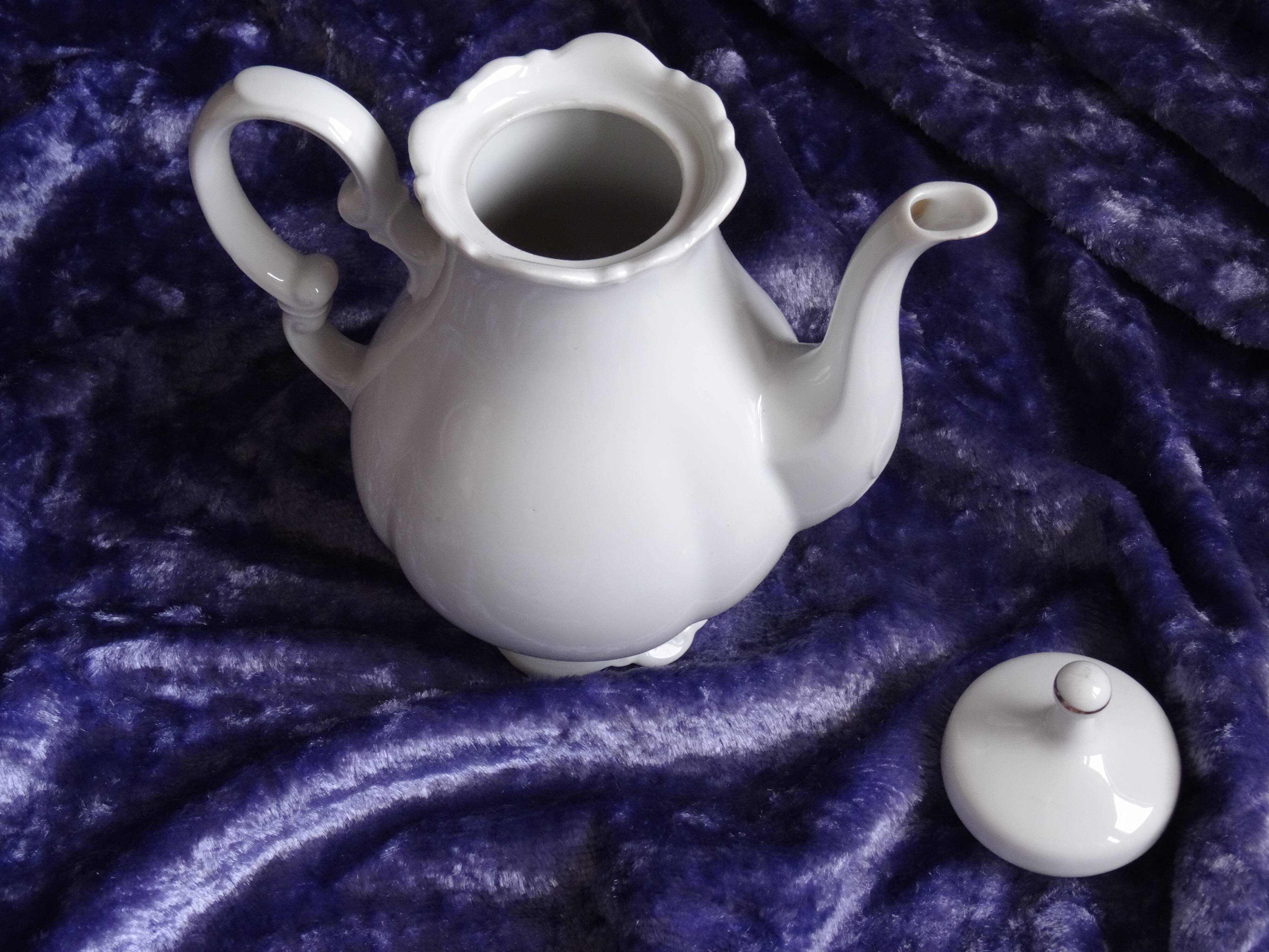 Porcelain coffee maker