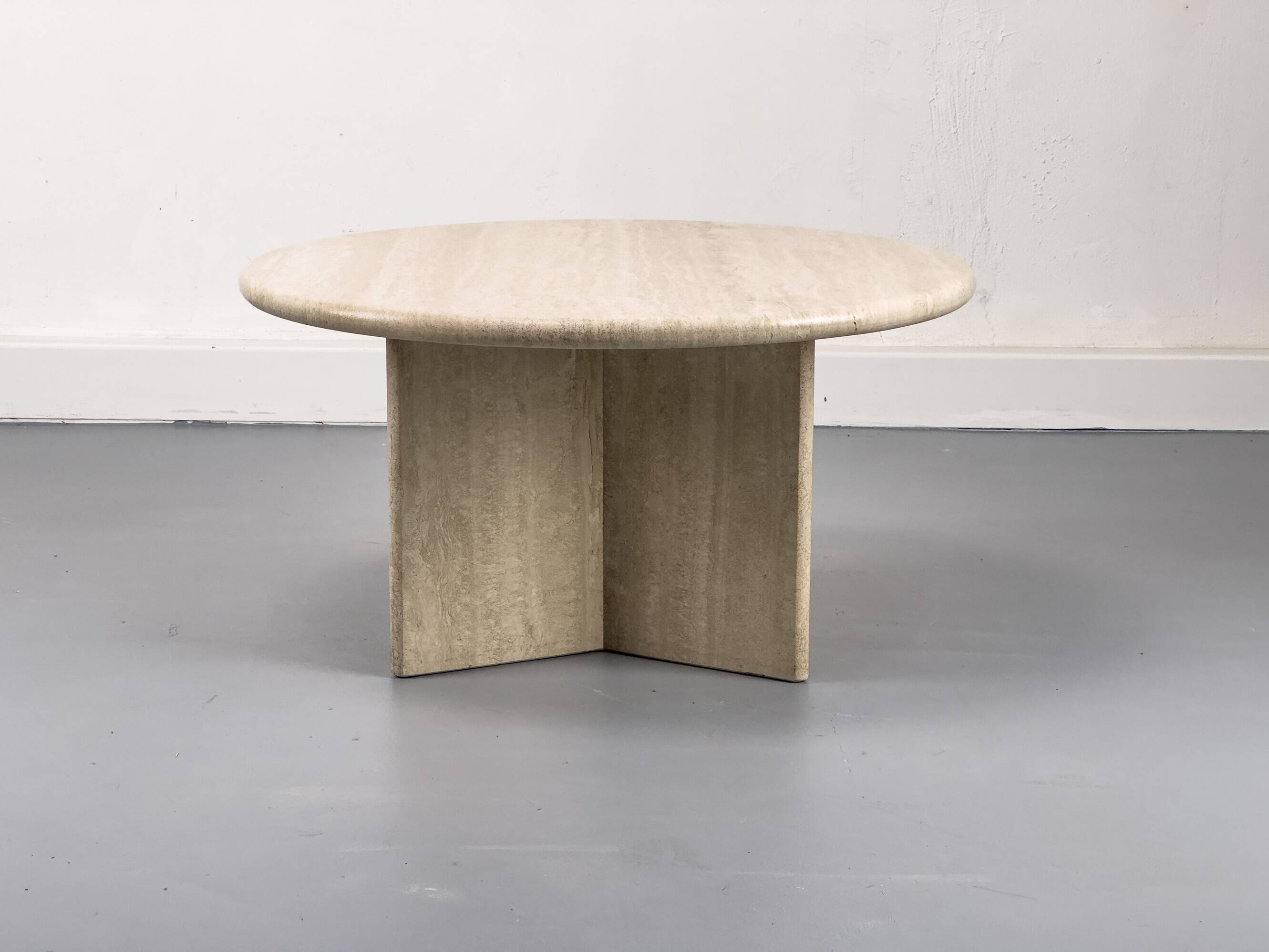 Table basse circulaire vintage en travertin, années 1970