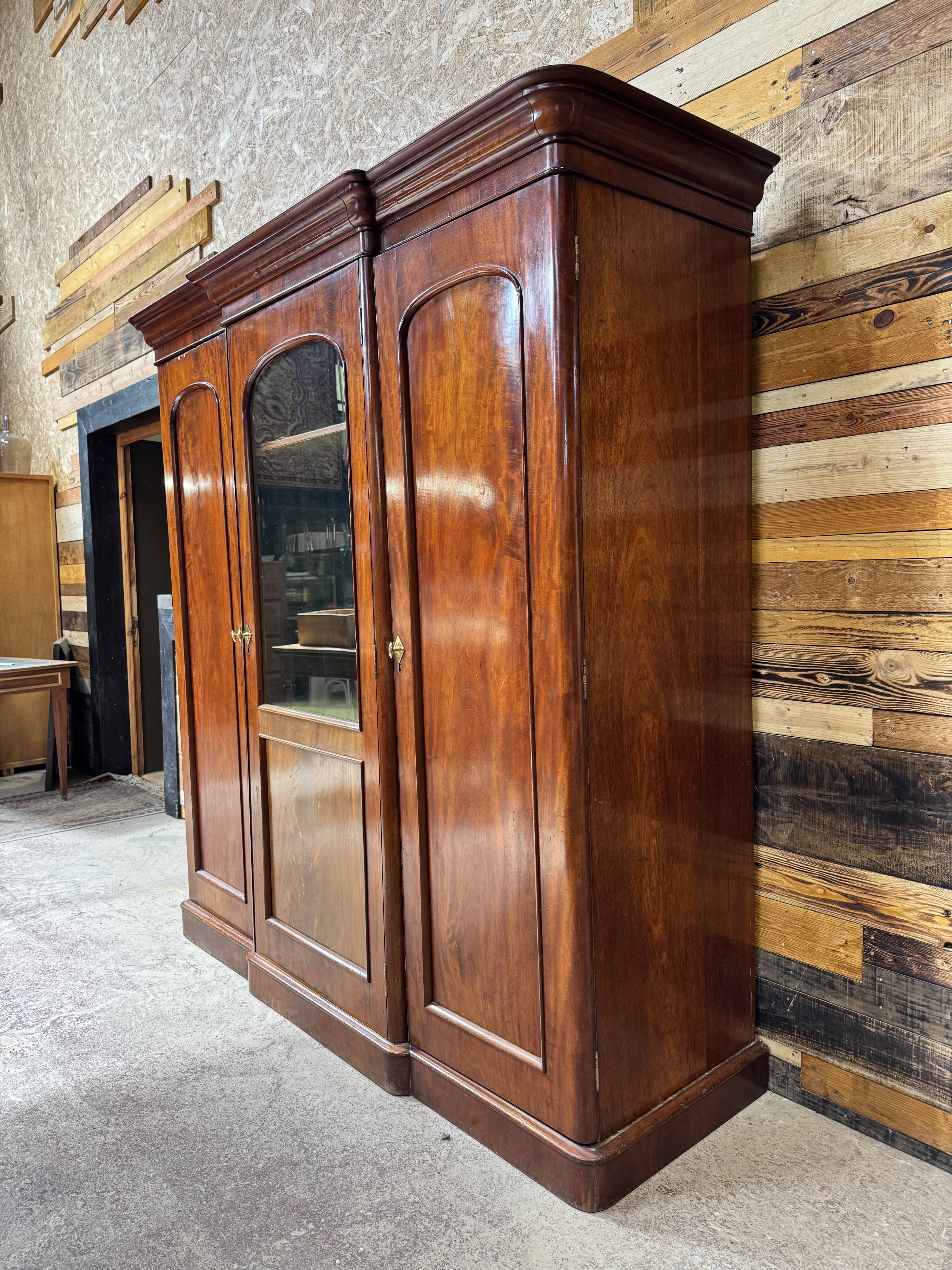 Victorian mahogany library