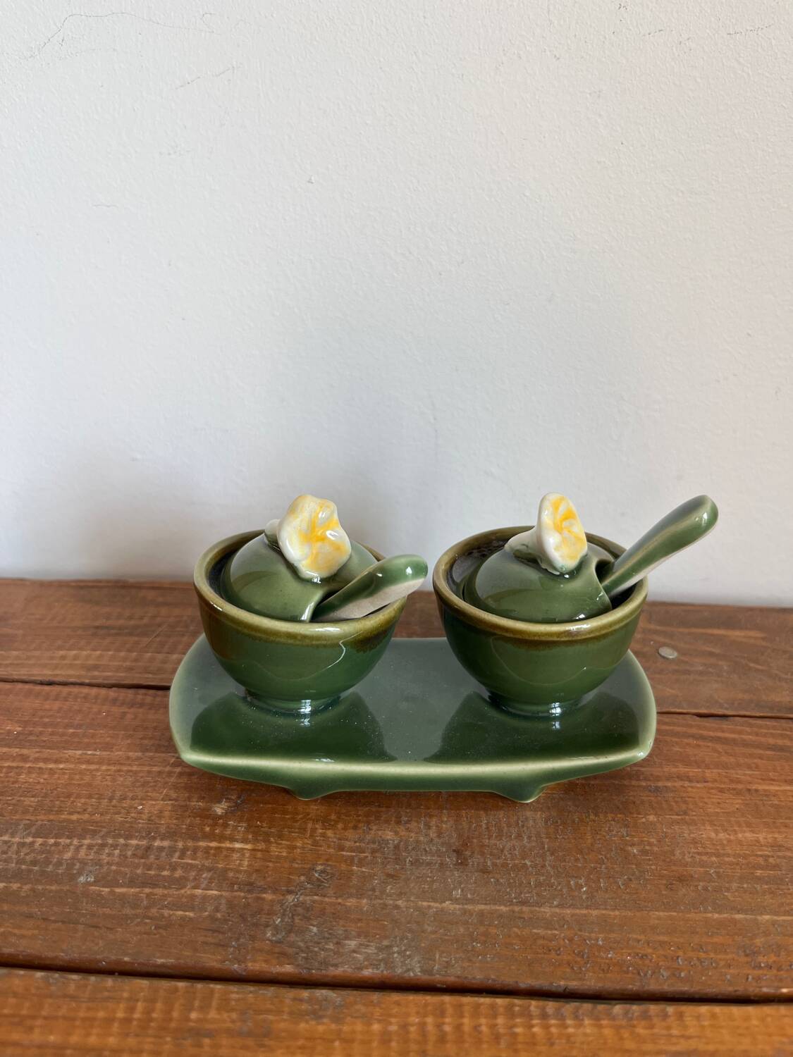 Salt and pepper shaker