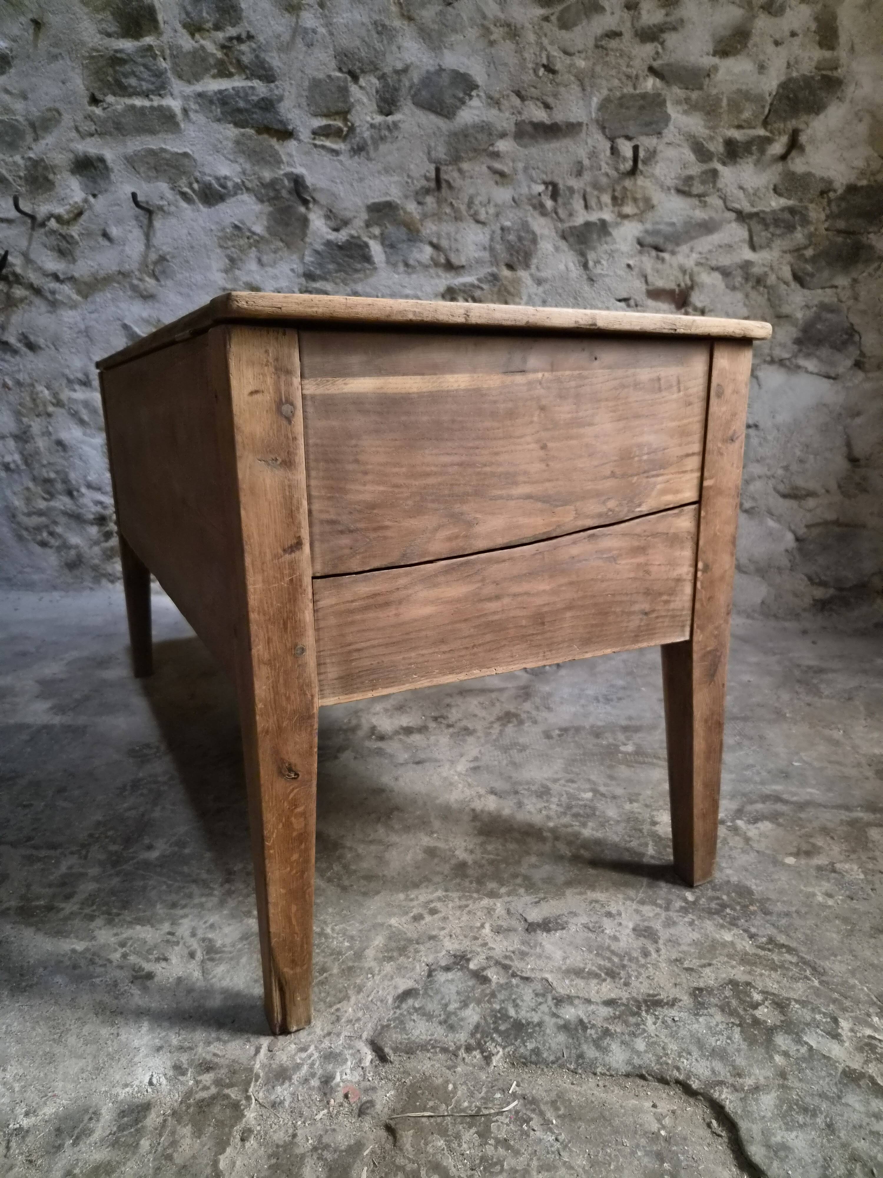 Antique French flour chest in oak – 19th-century farmhouse side table