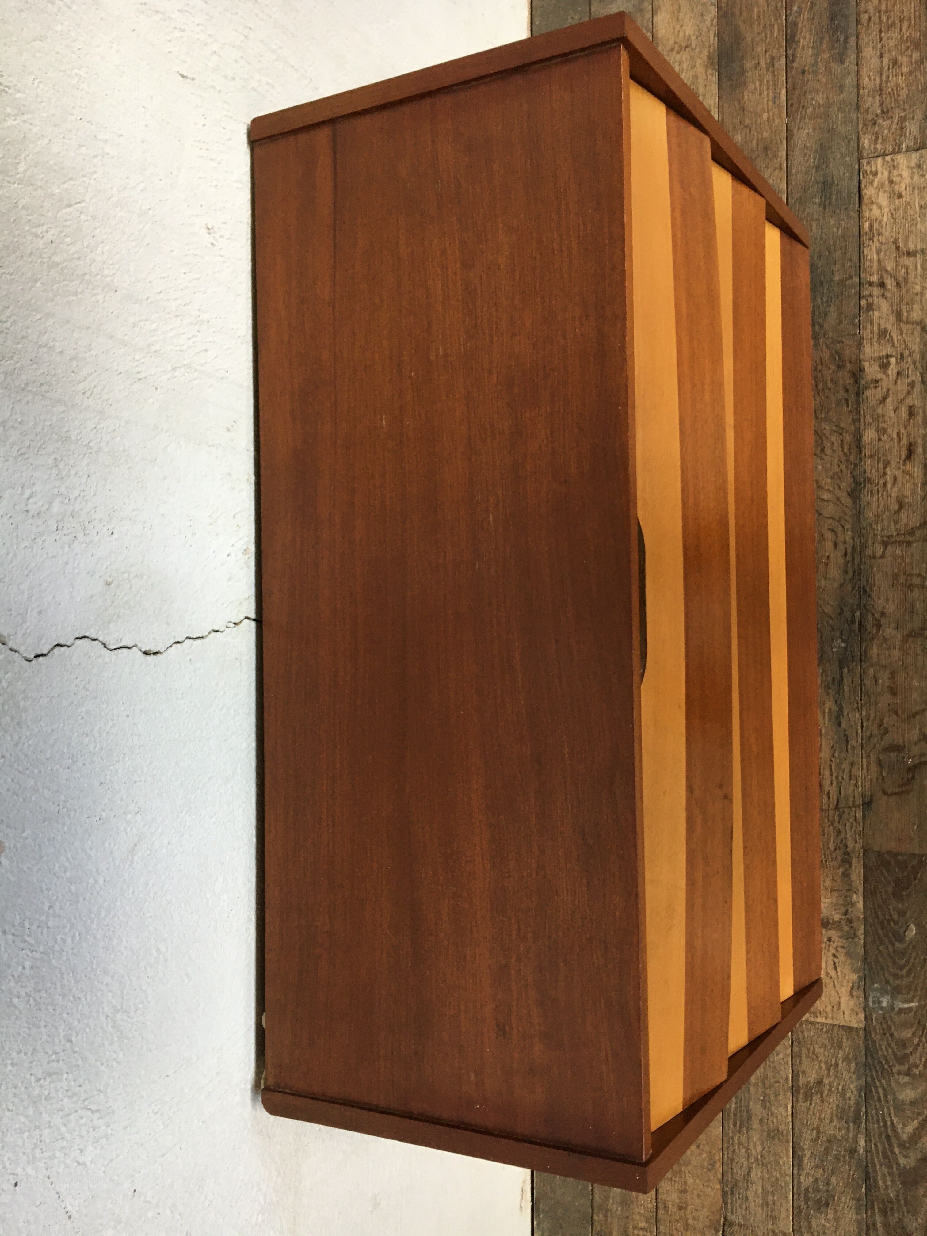 Bi-color shoe cabinet of the 50s with compass feet