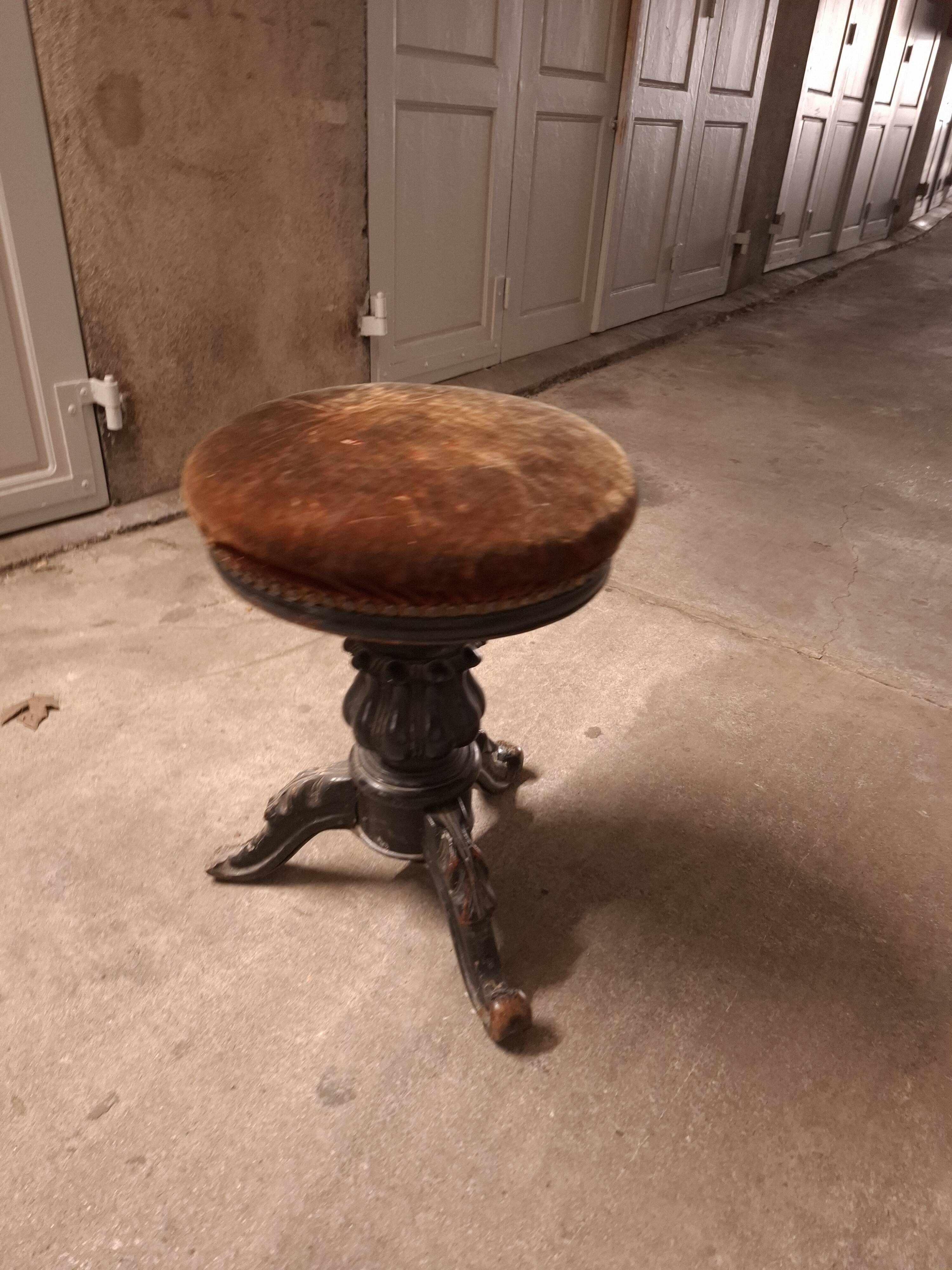 NAPOLEON III PIANO STOOL