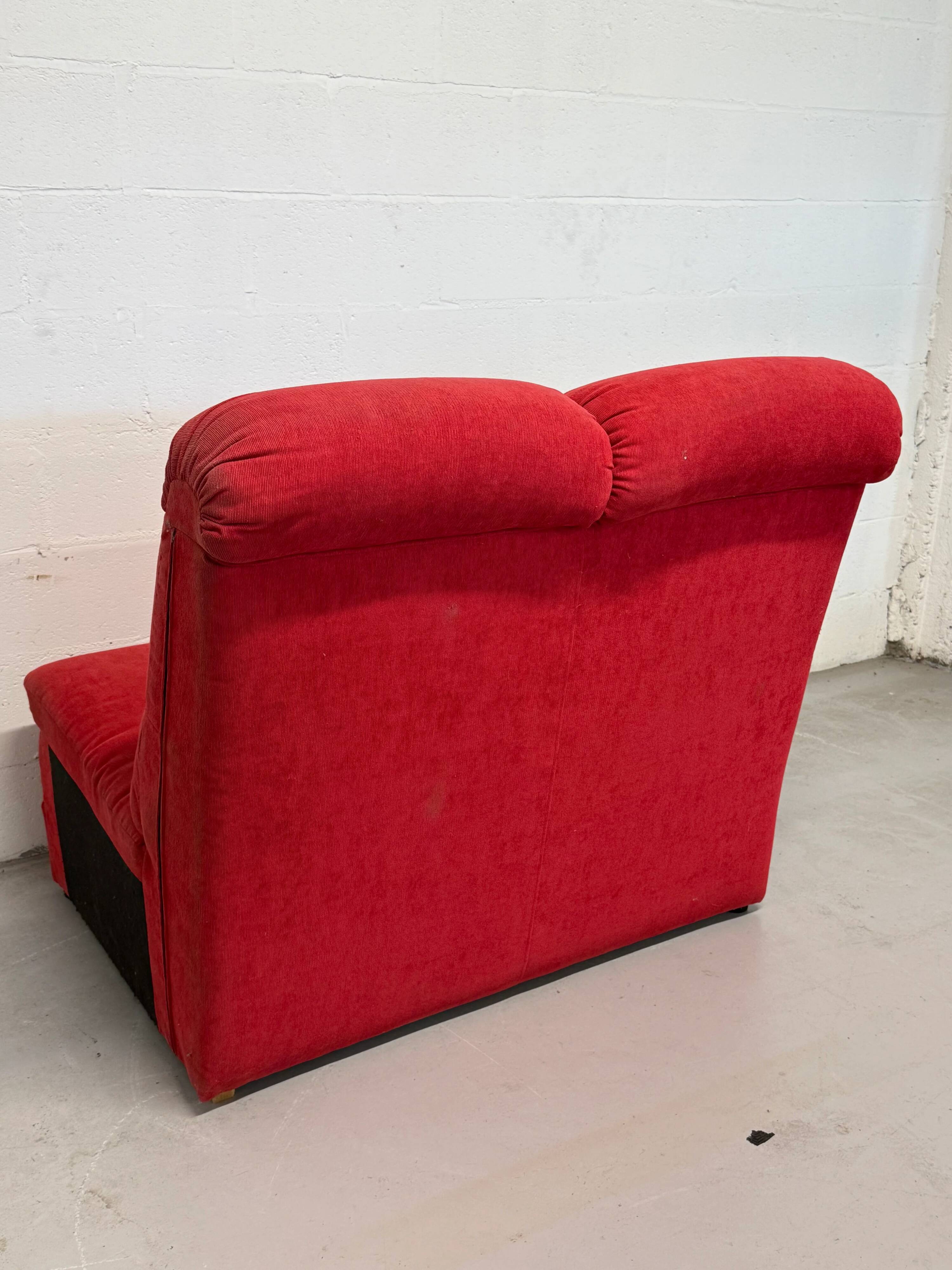 Vintage 2-seater sofa module without armrests in red fabric