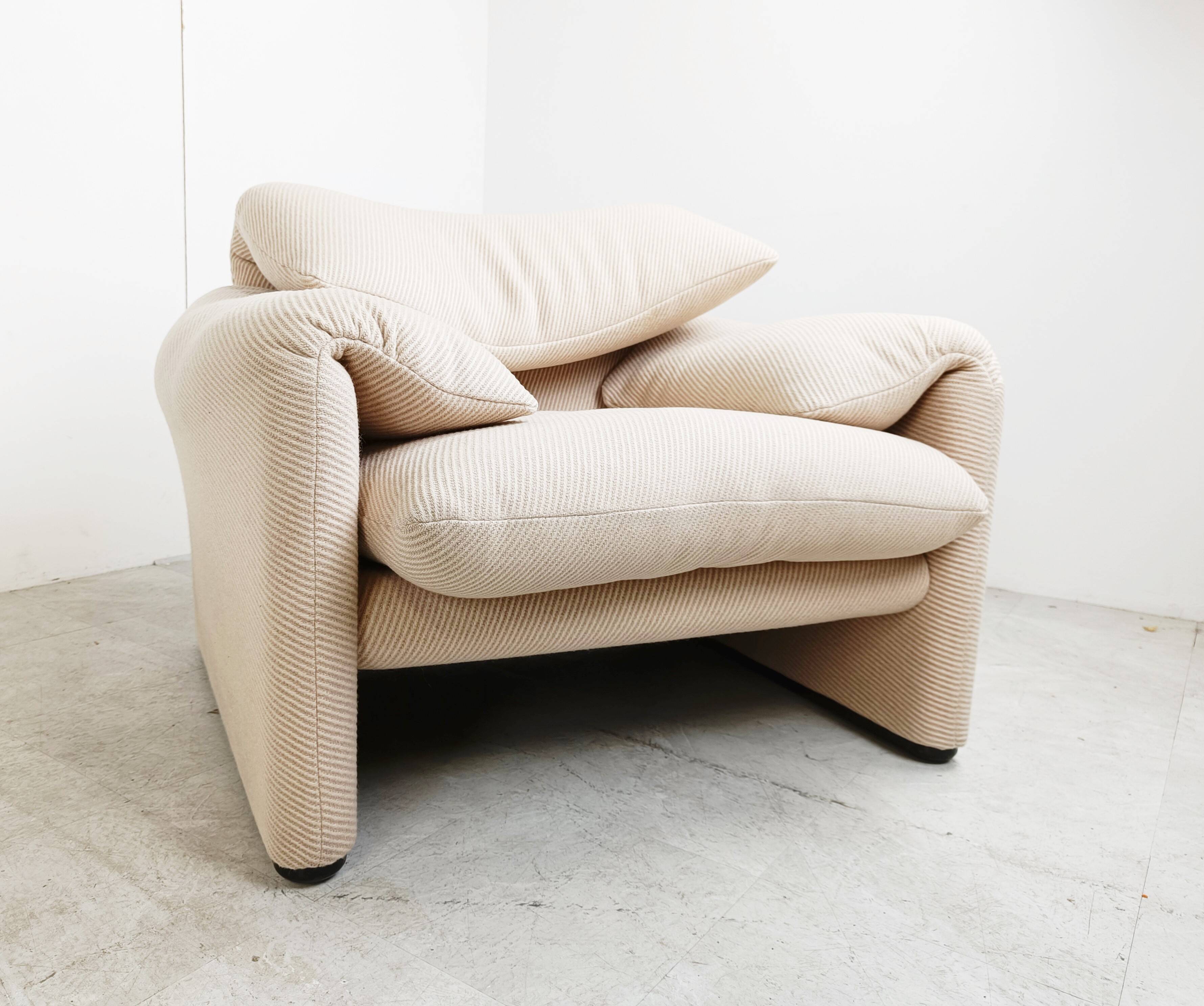 Paire de fauteuils Maralunga par Vico Magistretti pour Cassina, 1973