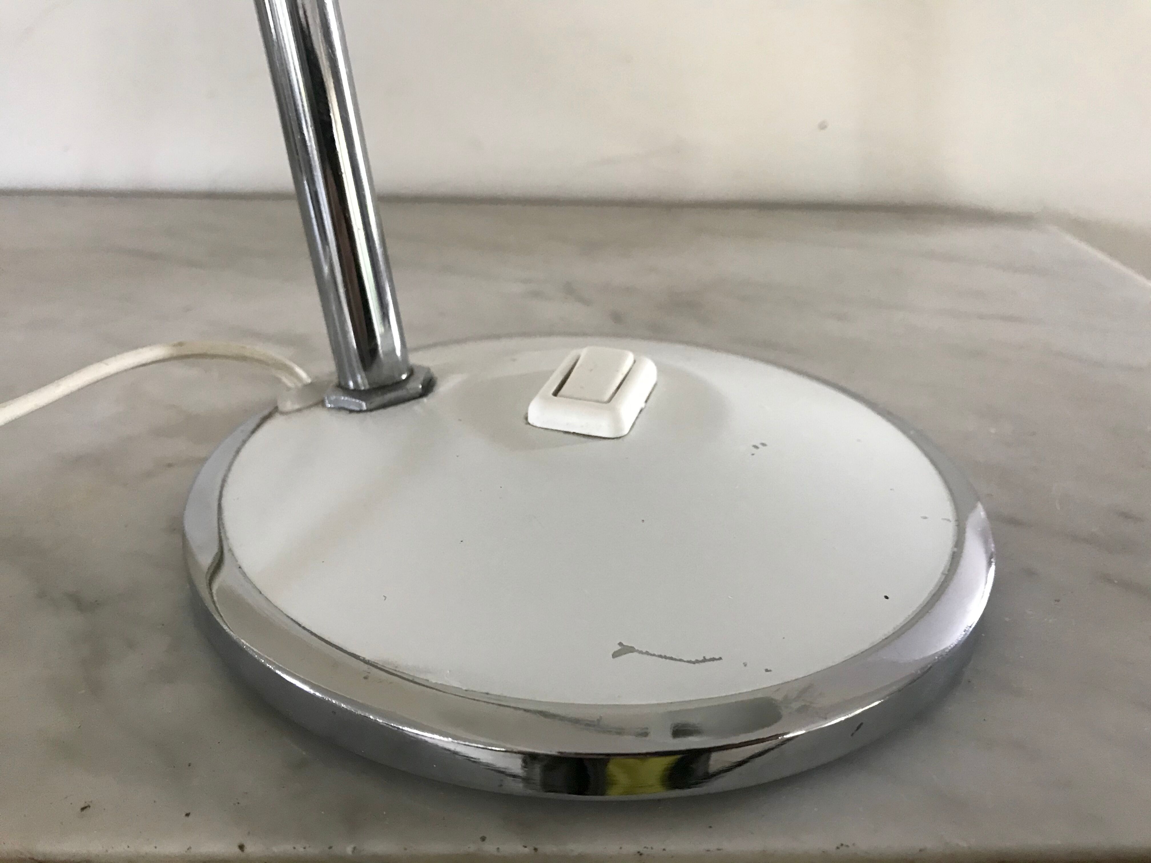 Orientable office lamp circa 1960