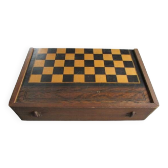 Old wooden backgammon/backgammon game