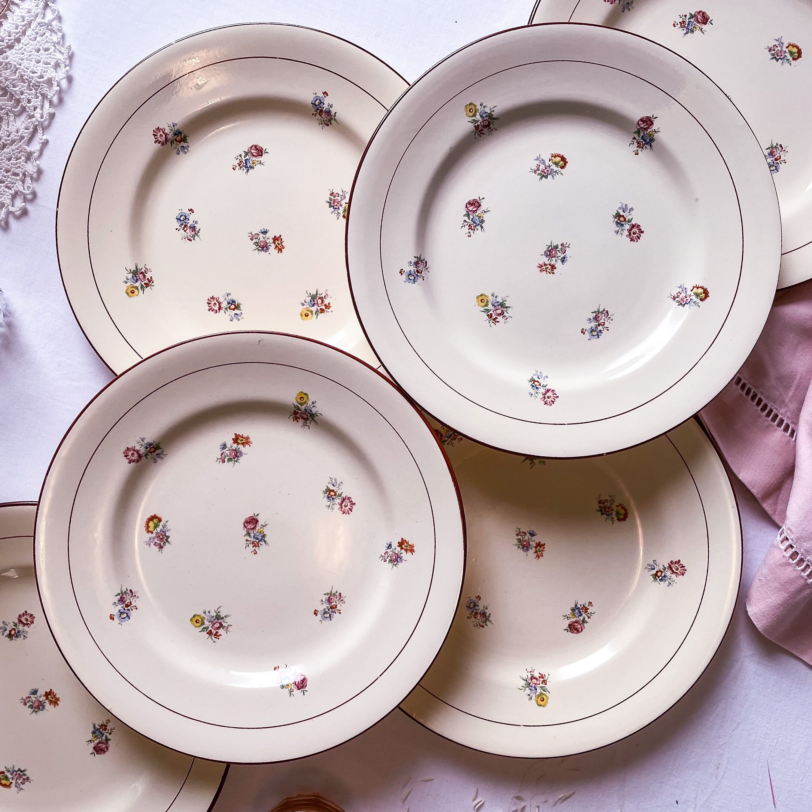 6 flat plate floral salines