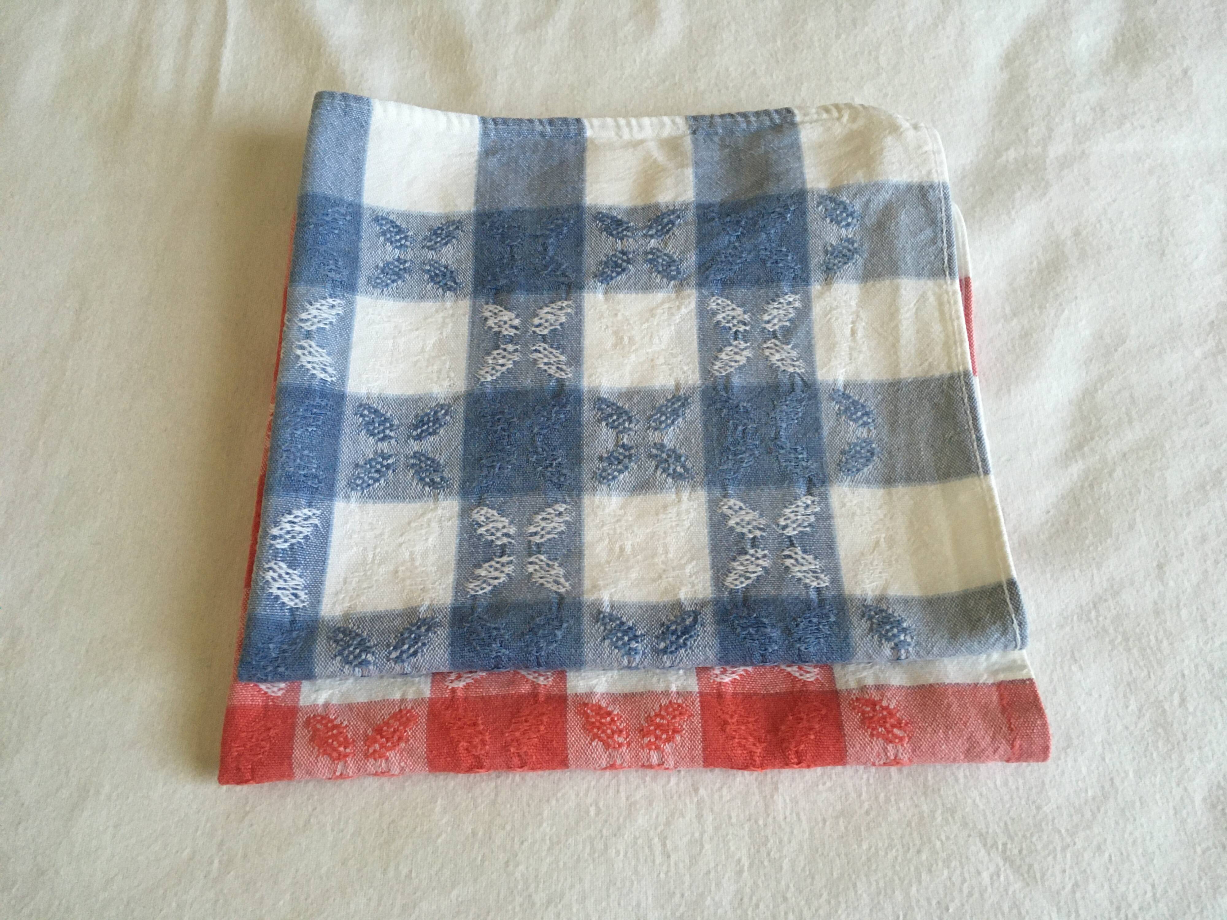 2 red/blue bistro napkins 45 x 43
