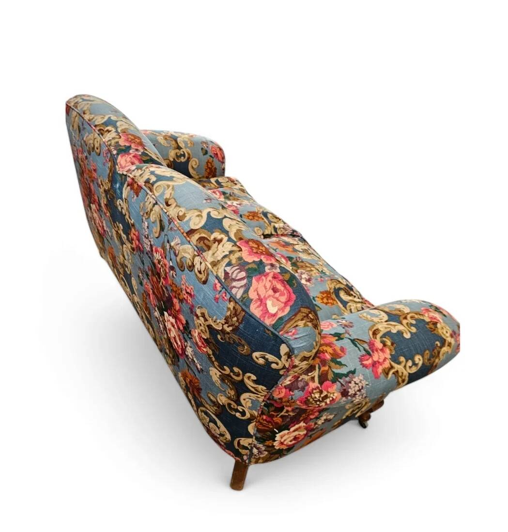 Floral fabrics / classic sofa / stunning condition, weighty sofa 100 kg