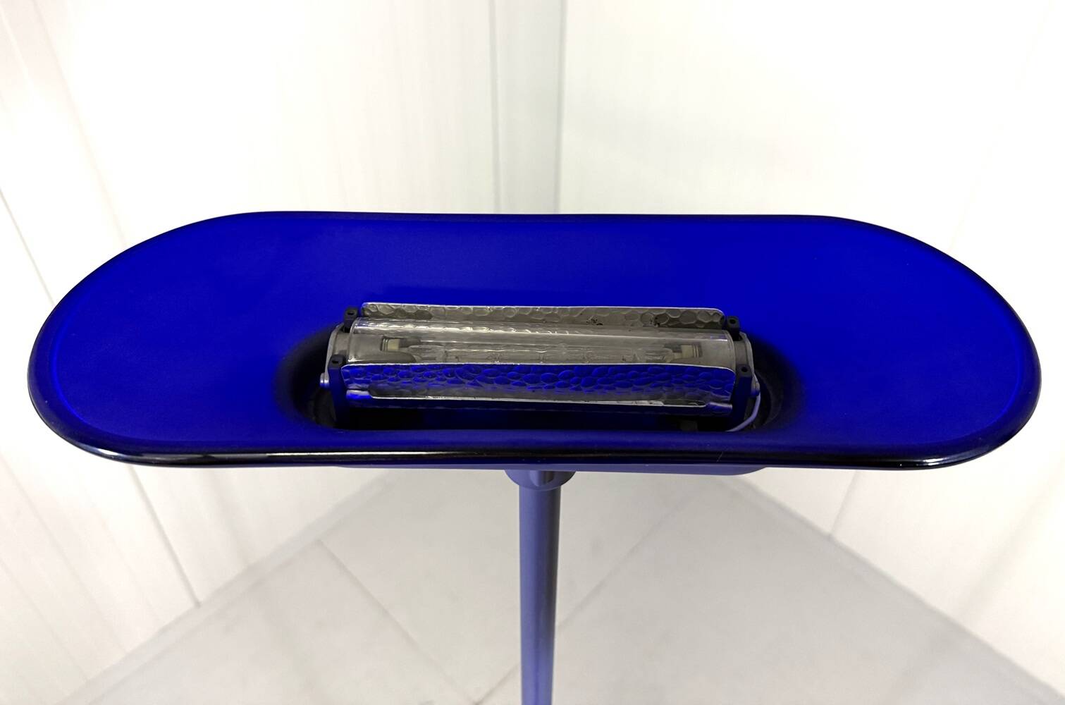 Lampadaire Arteluce Jill A380 en bleu, Italie, années 1970.