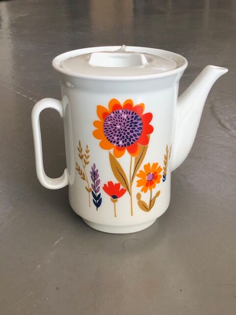 Porcelain coffee or tea set