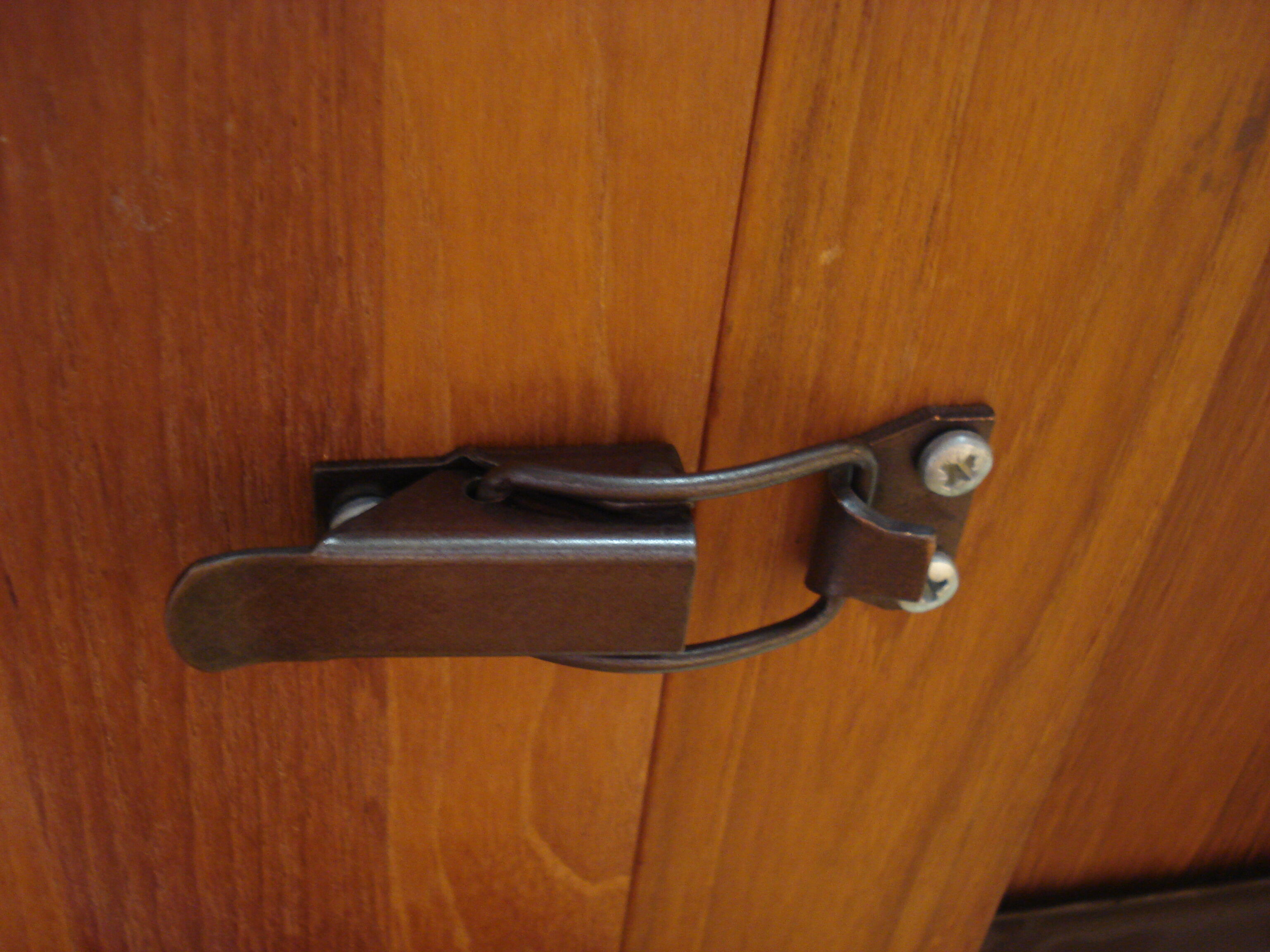 Table à manger massive en teck par Dyrlund, années 1970