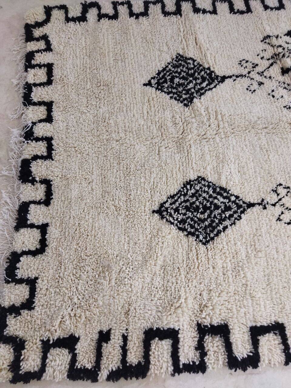 Handmade Moroccan Berber Rug 268 X 188 CM