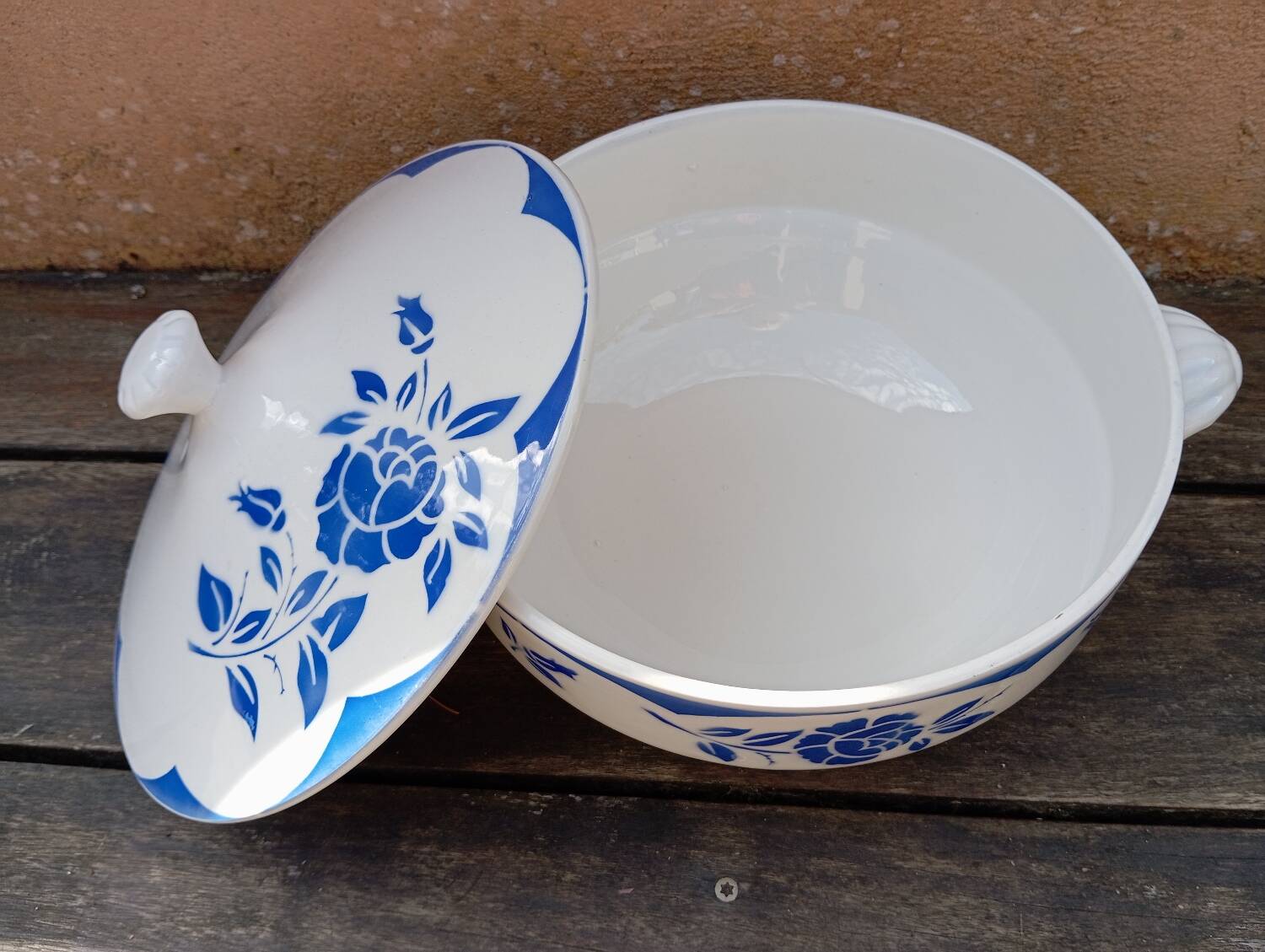 Art Deco Corsica soup tureen or vegetable dish by Digoin Sarreguemines 1930