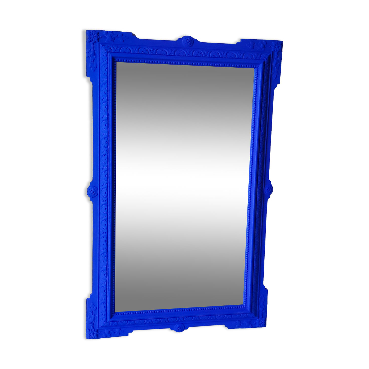 Mirror with blue molding