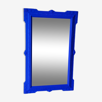 Mirror with blue molding