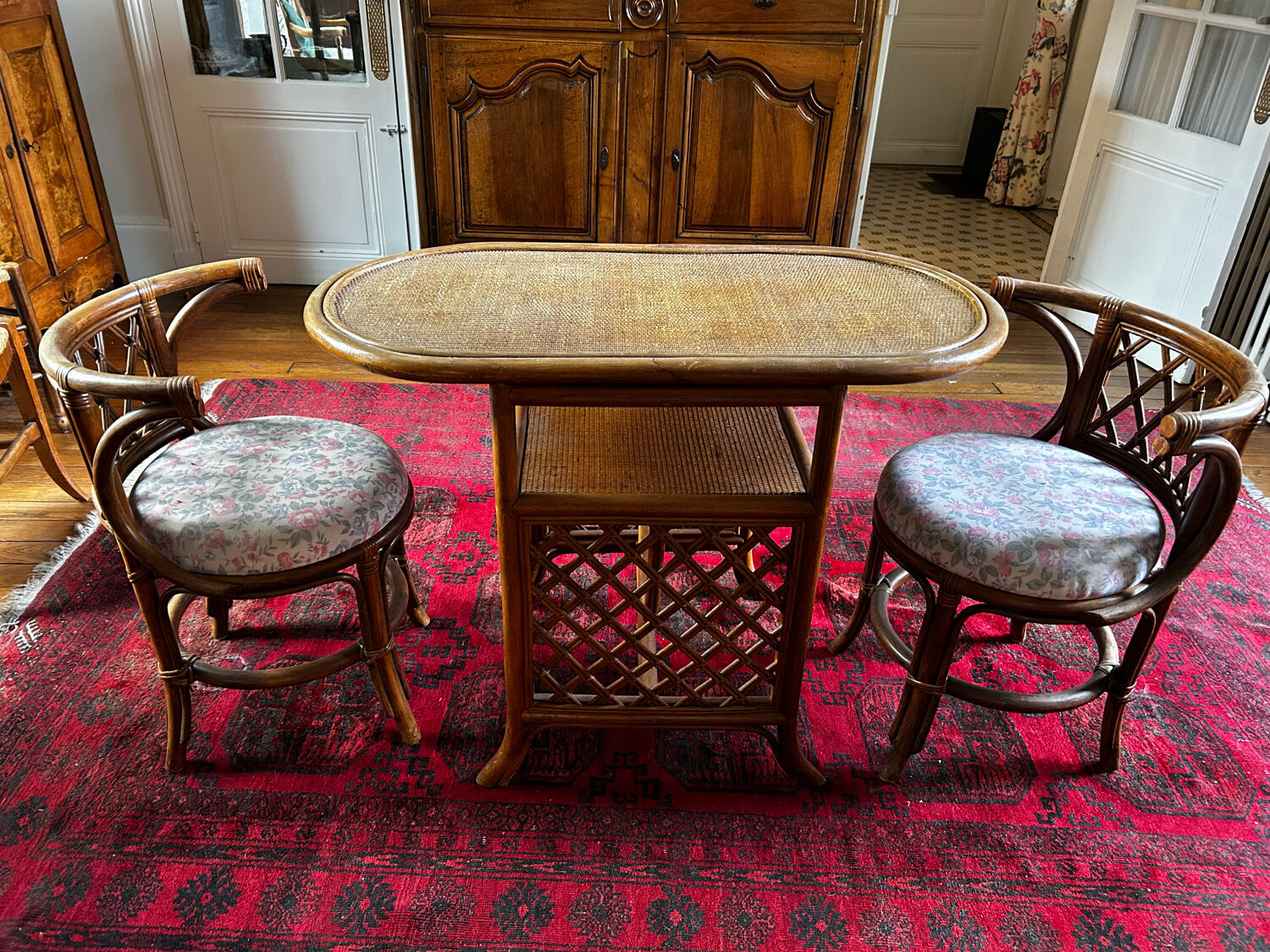 Vintage rattan table and chairs 1970
