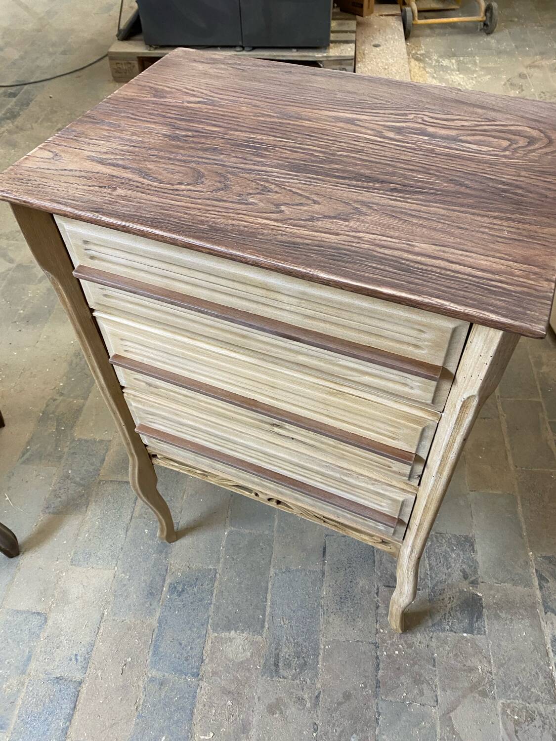 Small chest of drawers with 3 drawers