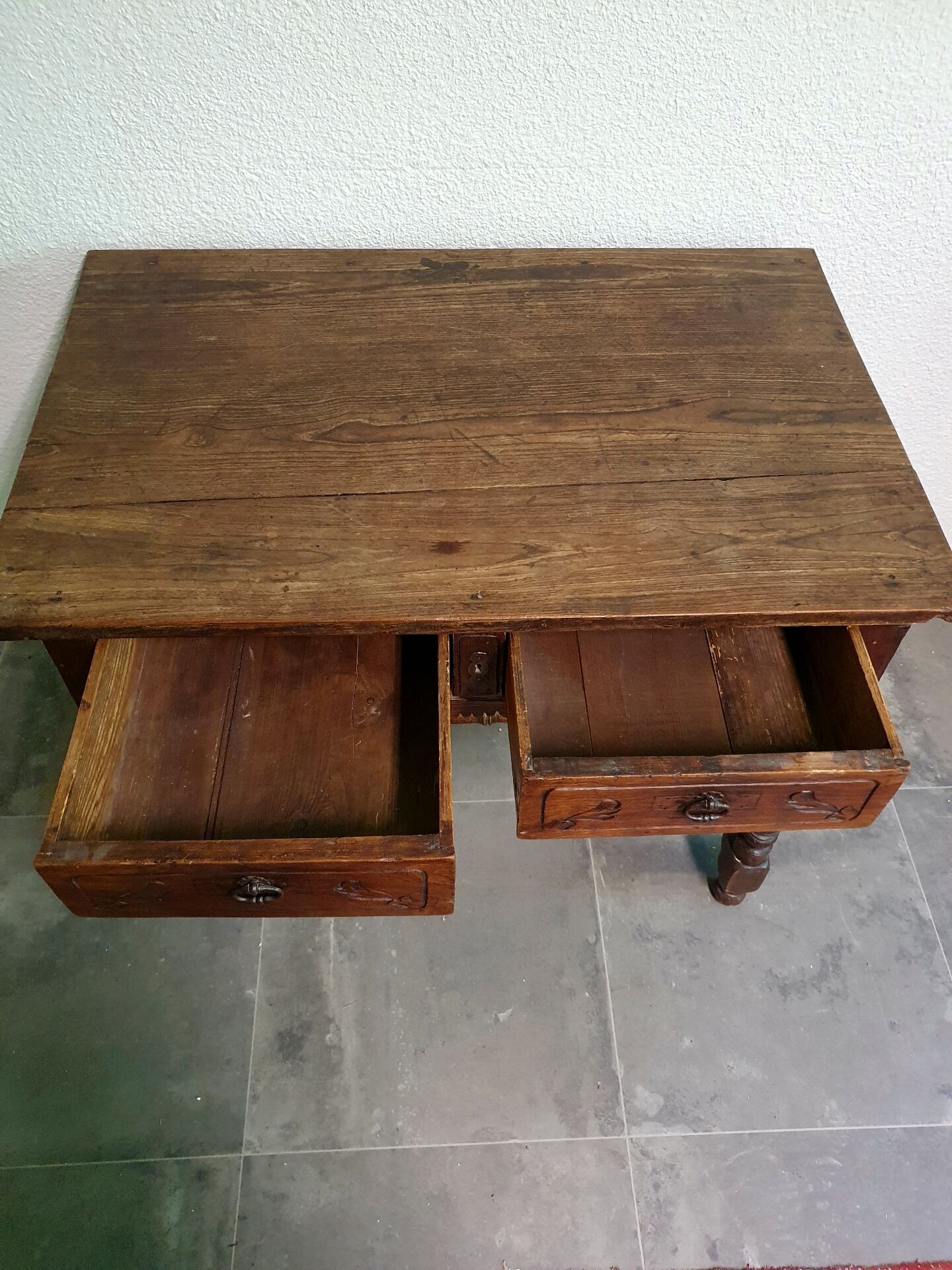 Antique writing table in chestnut – Late 18th / Early 19th century