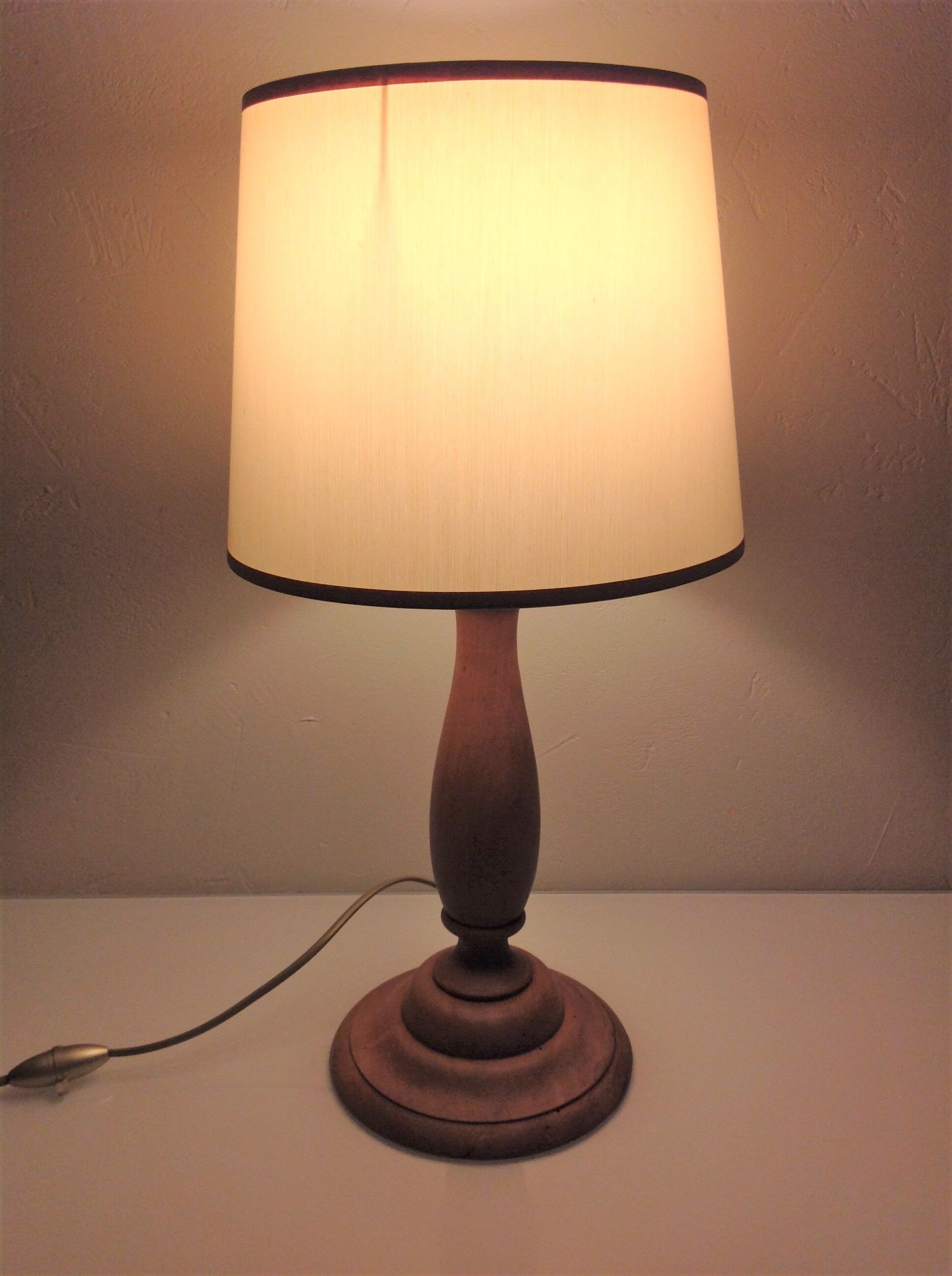 Turned wood lamp vintage 60s-70s