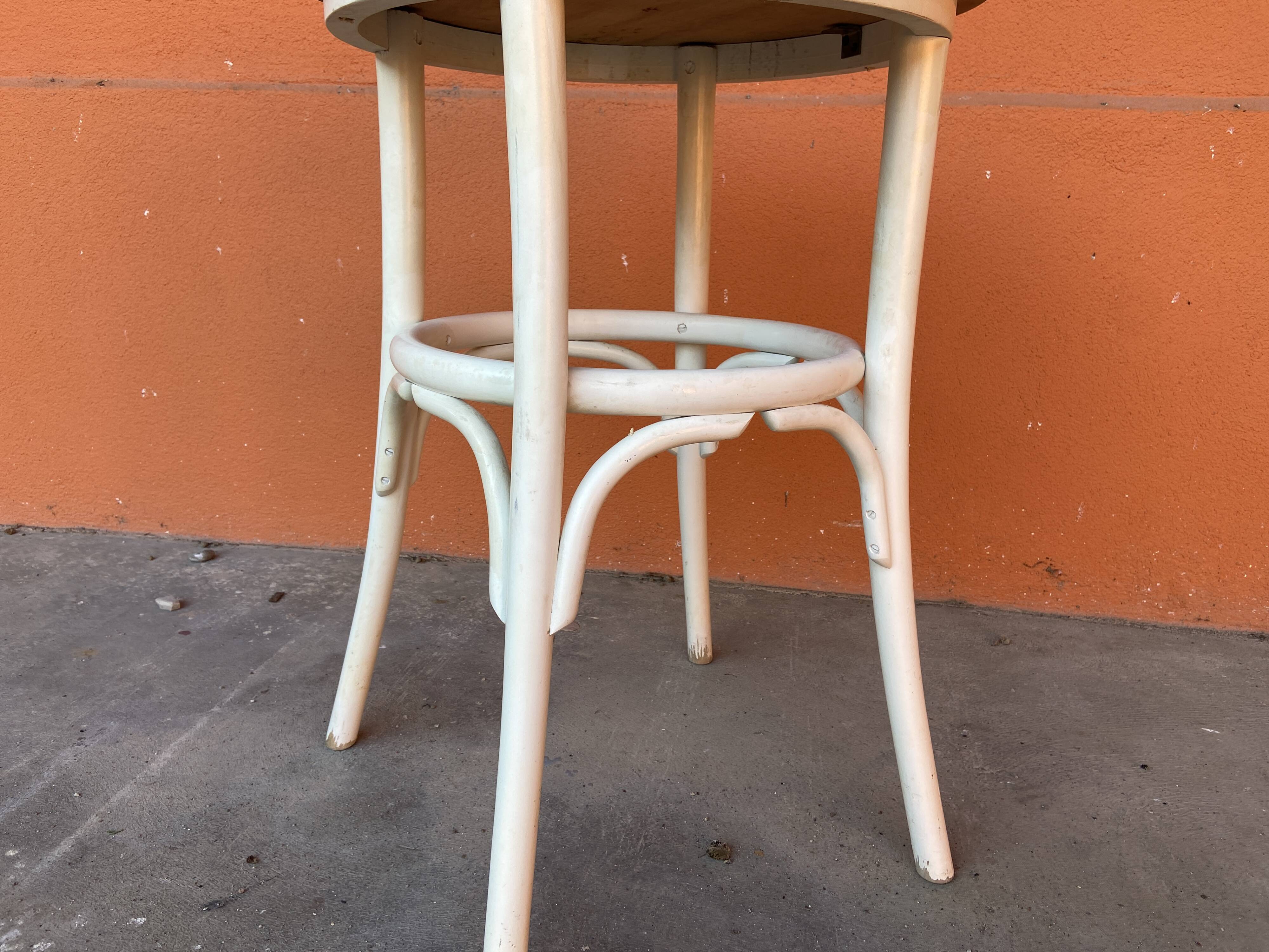 Pedestal table 80s shabby chic curved wood coffee table