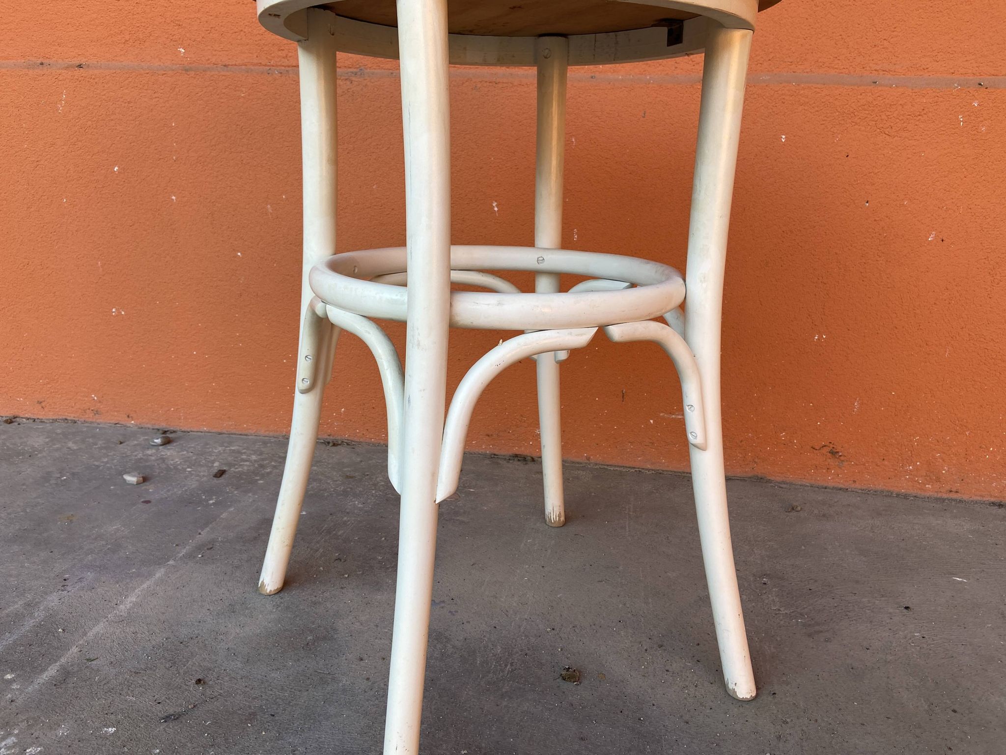 Guéridon table de café en bois courbé 80s shabby chic