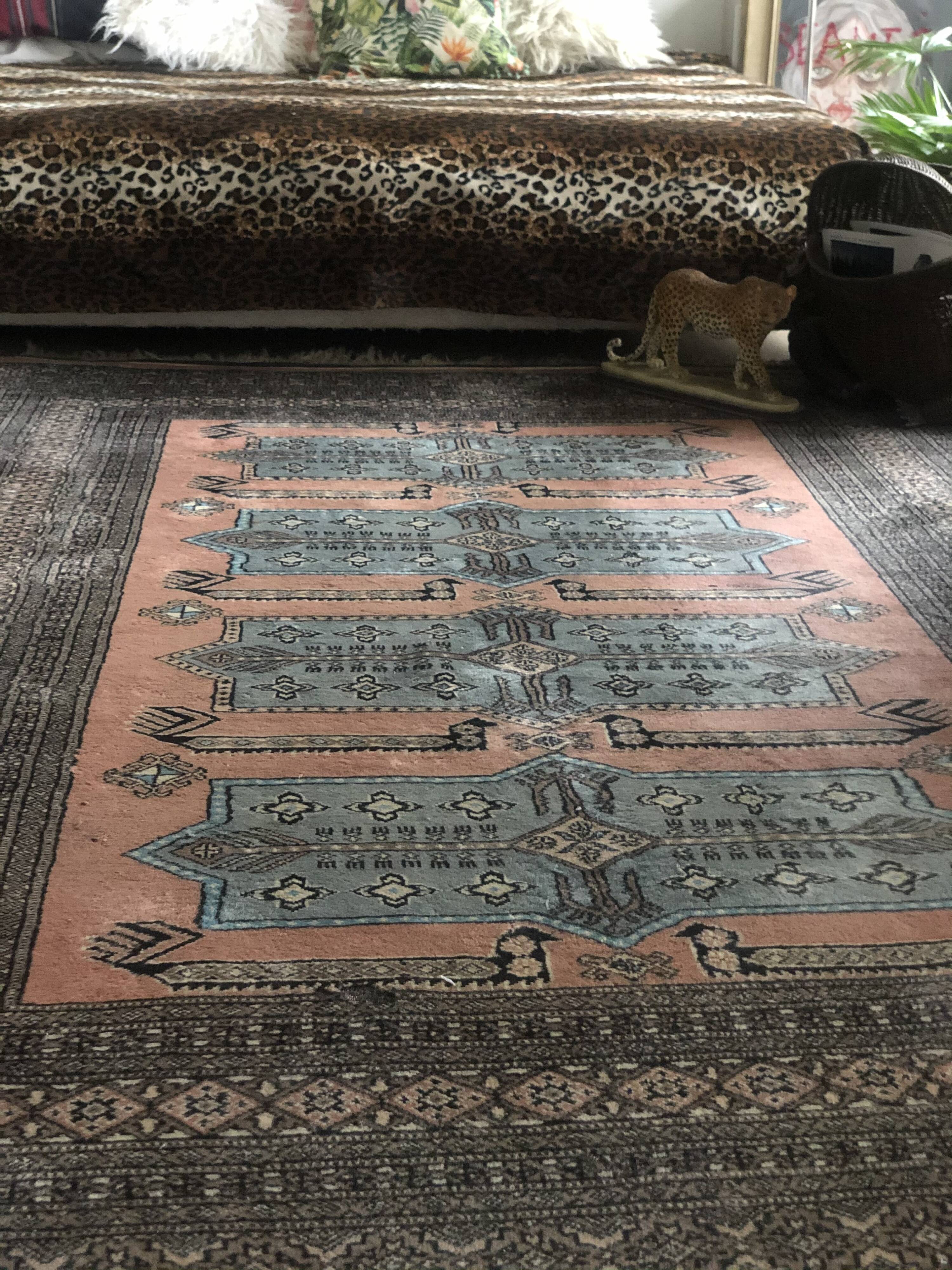 Vintage wool oriental rug - 245x157cm