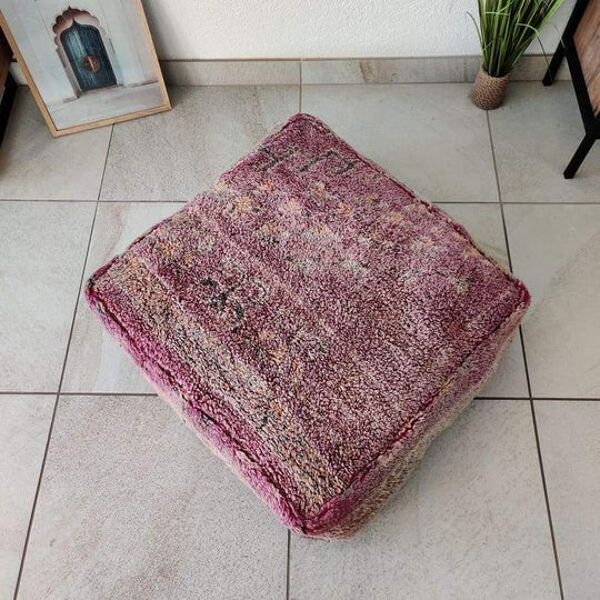 Pouf berbère vintage violet