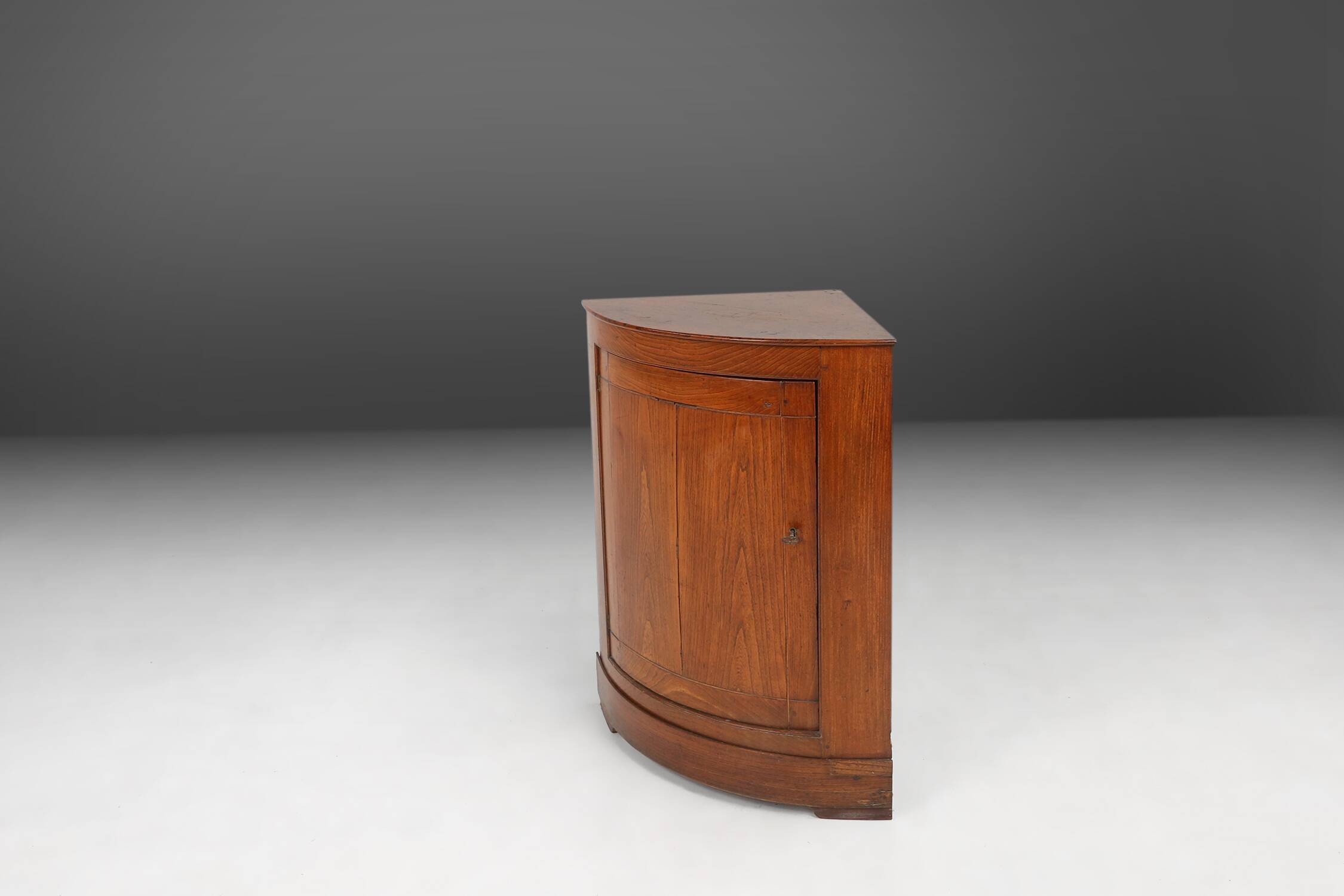 Meuble d'angle antique français avec façade en bois, ca. 1850
