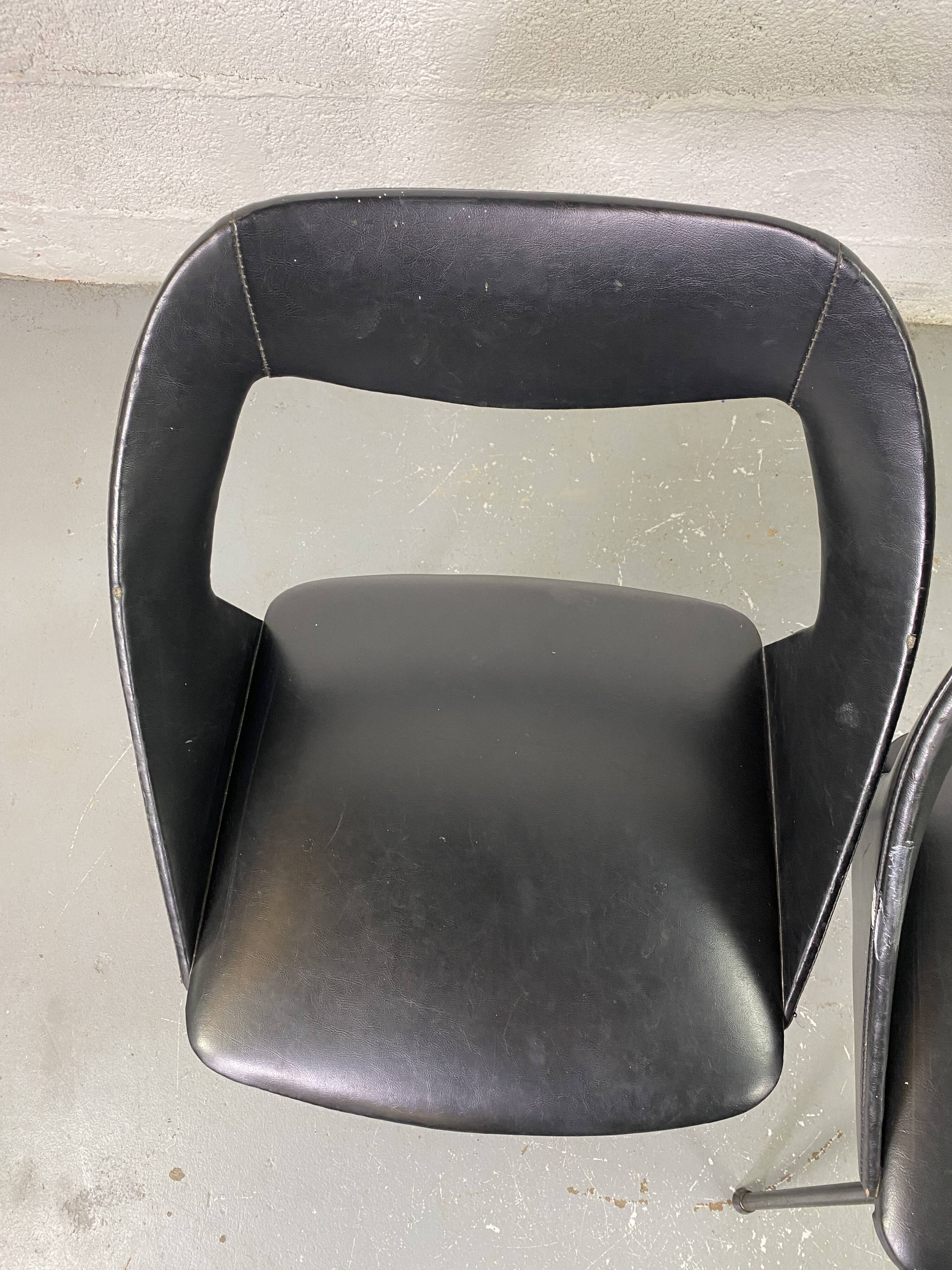 Paire de fauteuils Louis Paolozzi noir