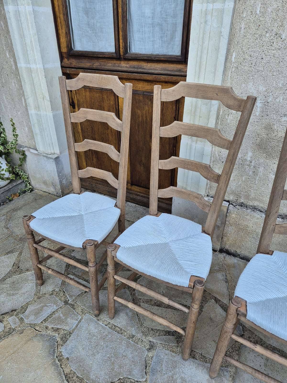 Set of 4 antique straw-seated chairs