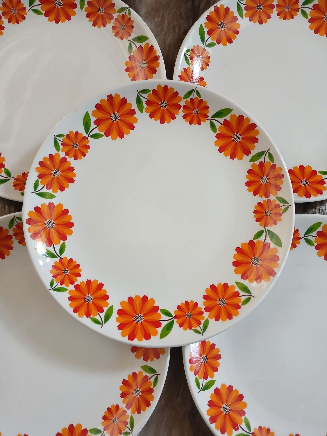 12 vintage dessert plates Moulin des Loups