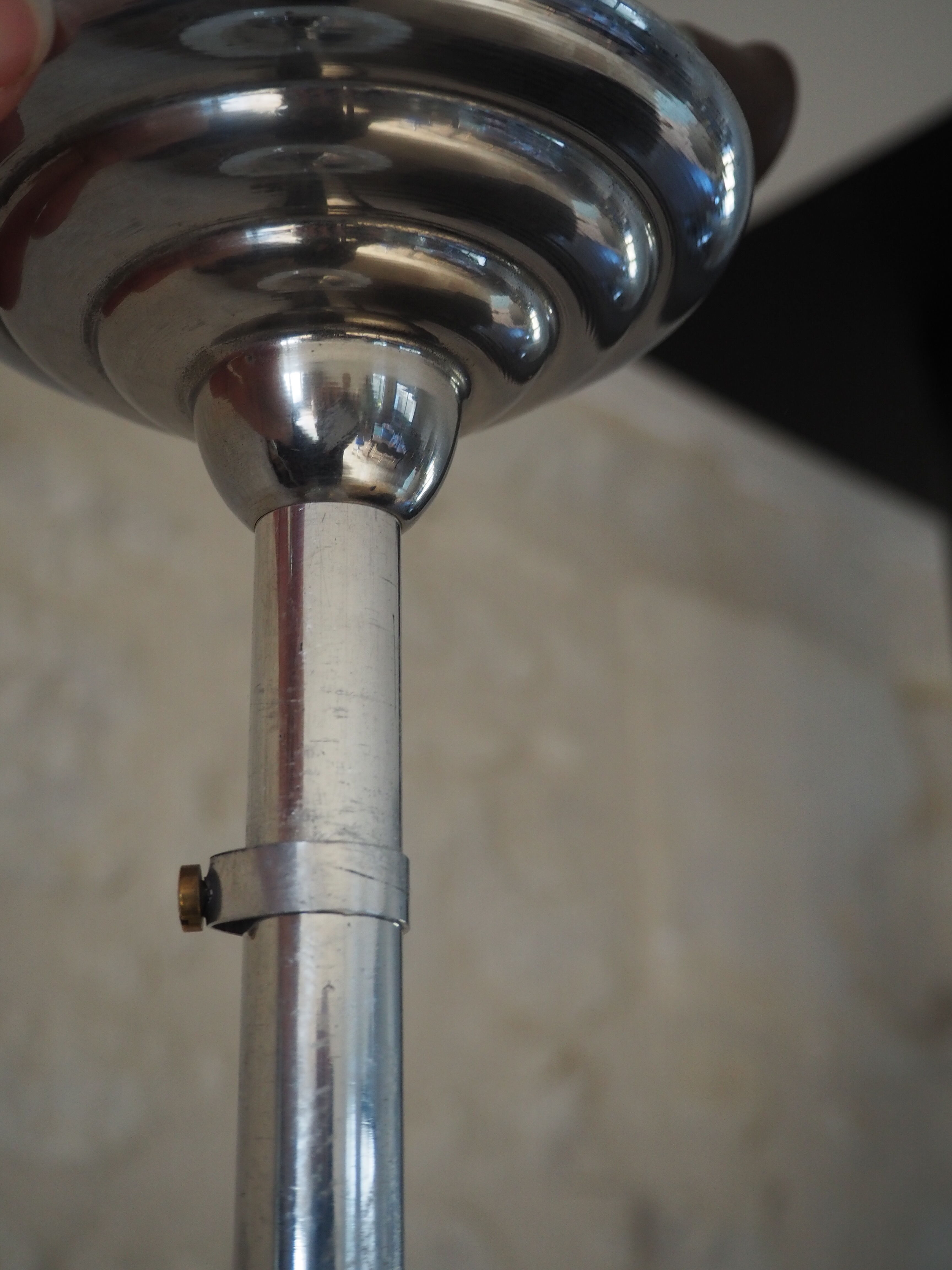 Art deco globe pendant light in white opaline and aluminum rod