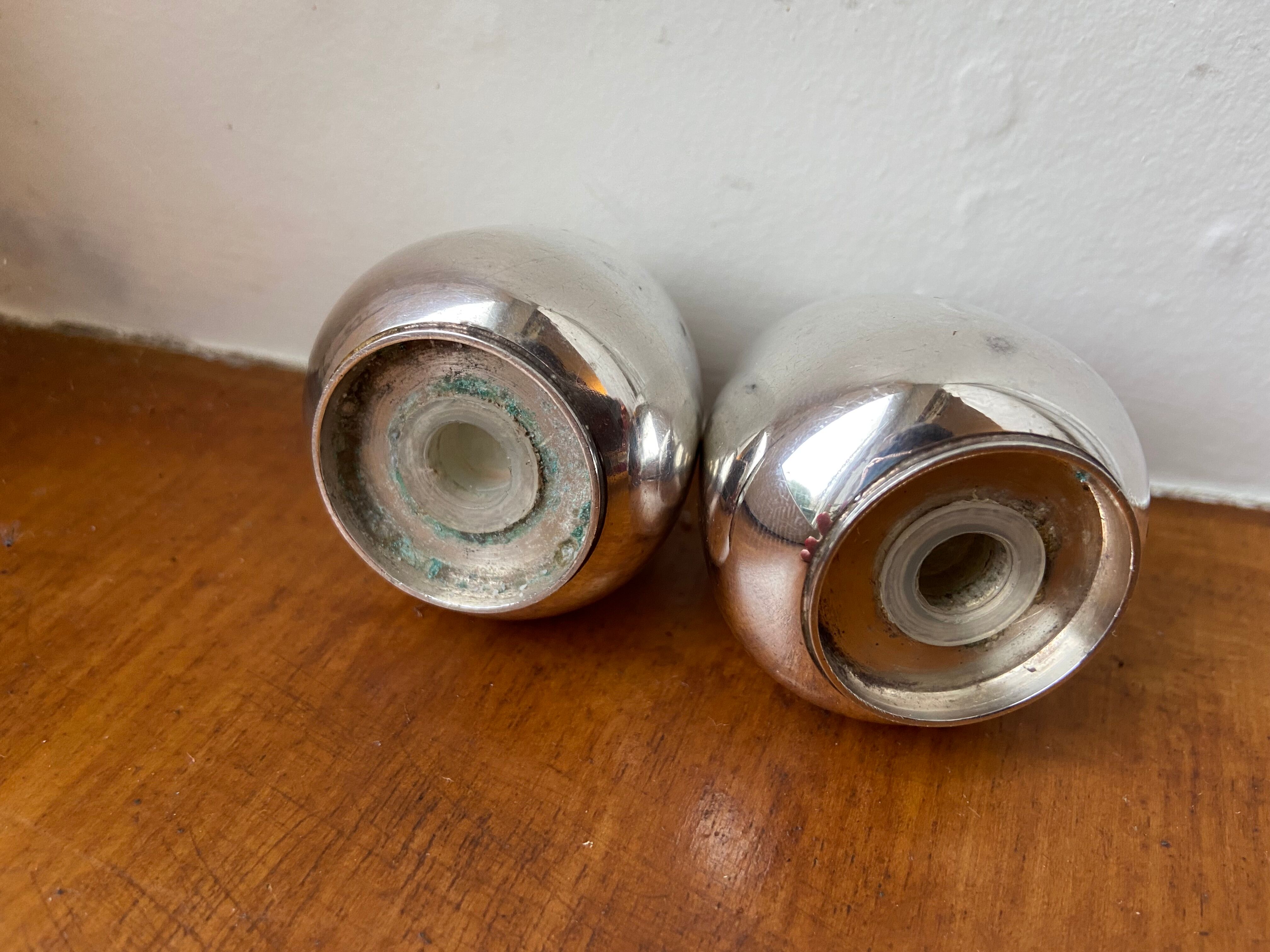 Salt shaker and pepper vintage eggs