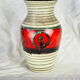 Frieze vase with green and red round