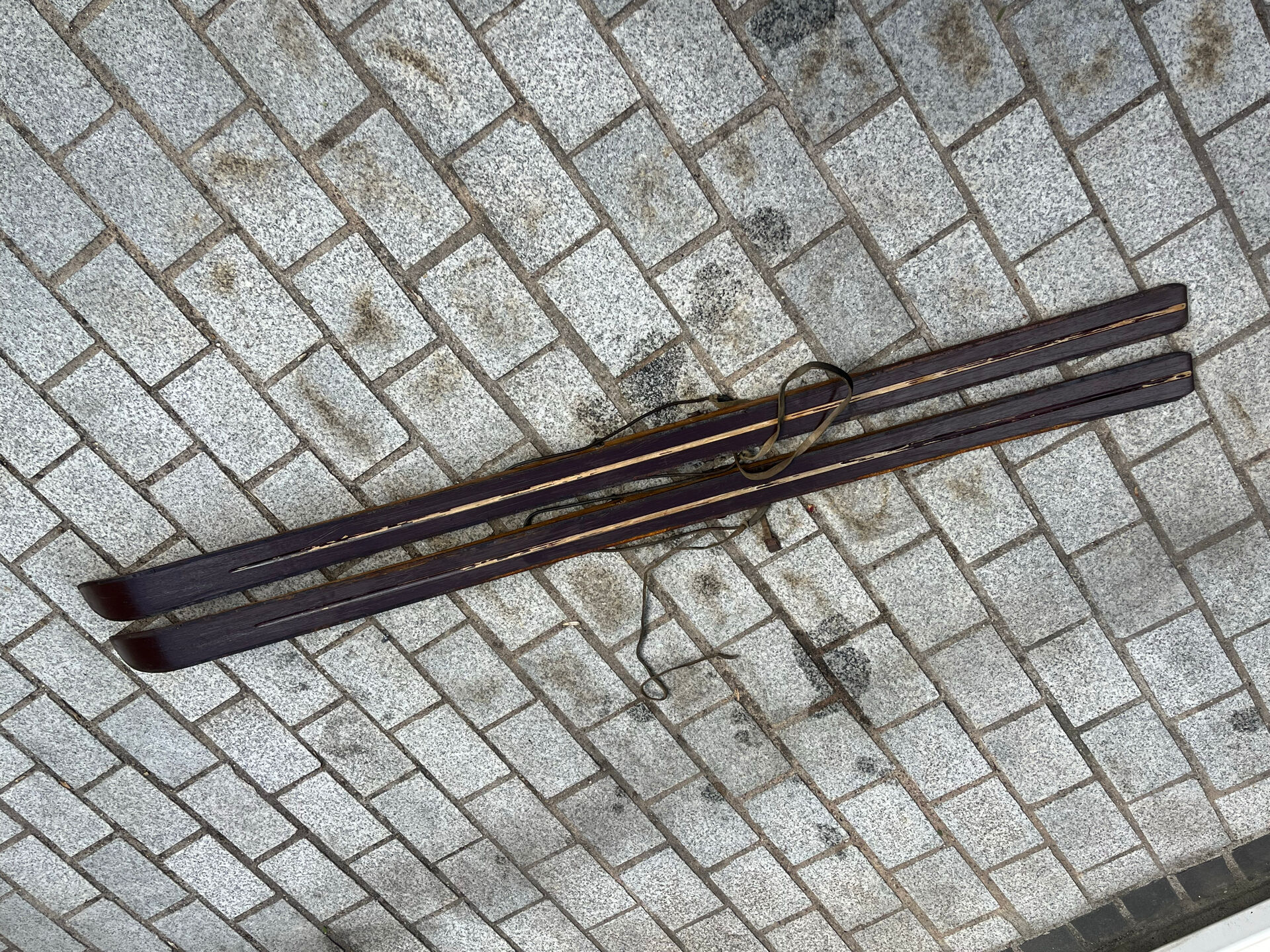 Vintage wooden skis pair L=193