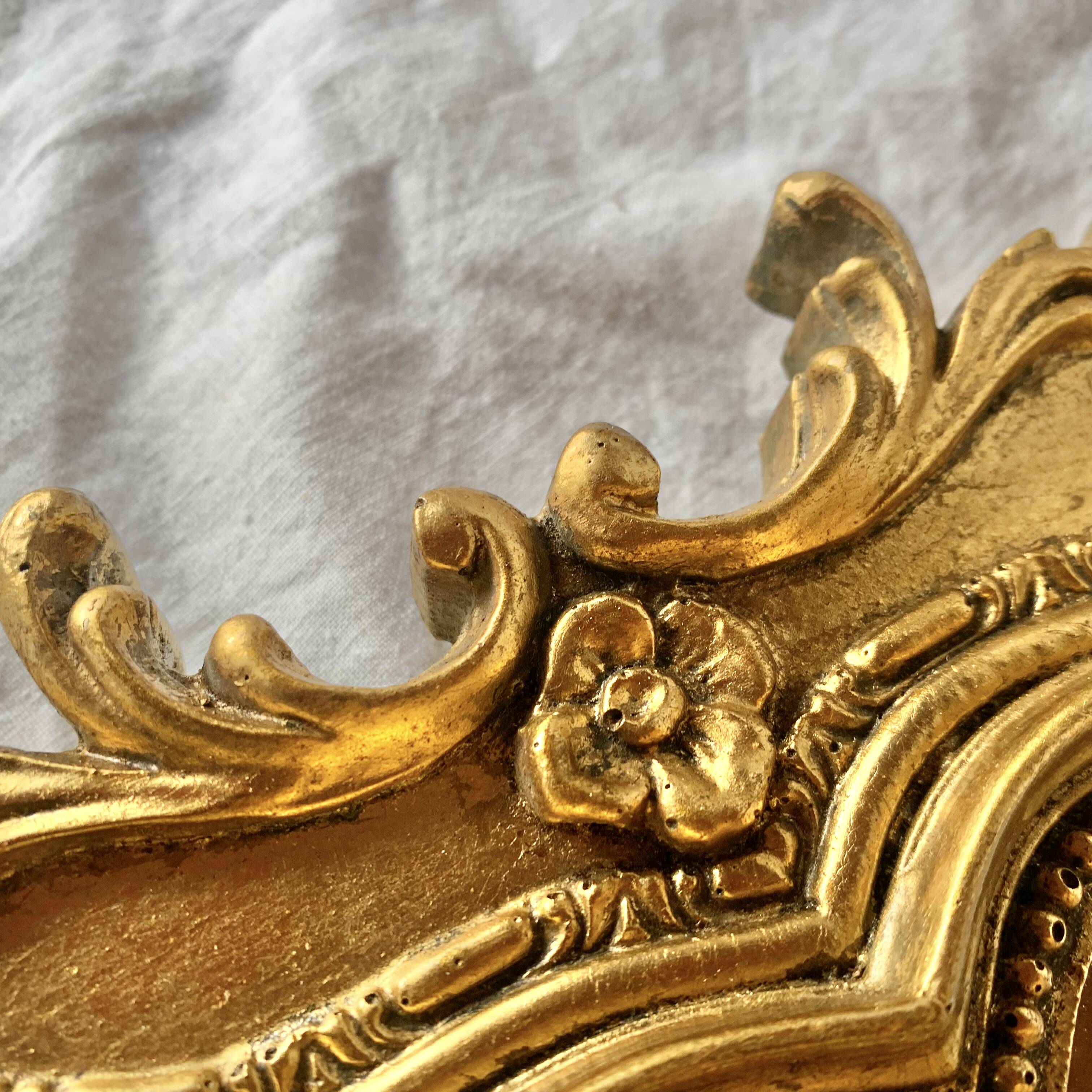 Old mirror in golden resin - 43 x 68 cm