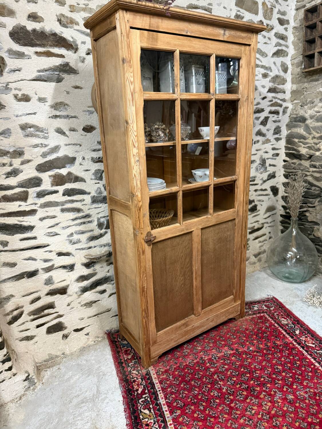 Vitrine parisienne ancienne décapée