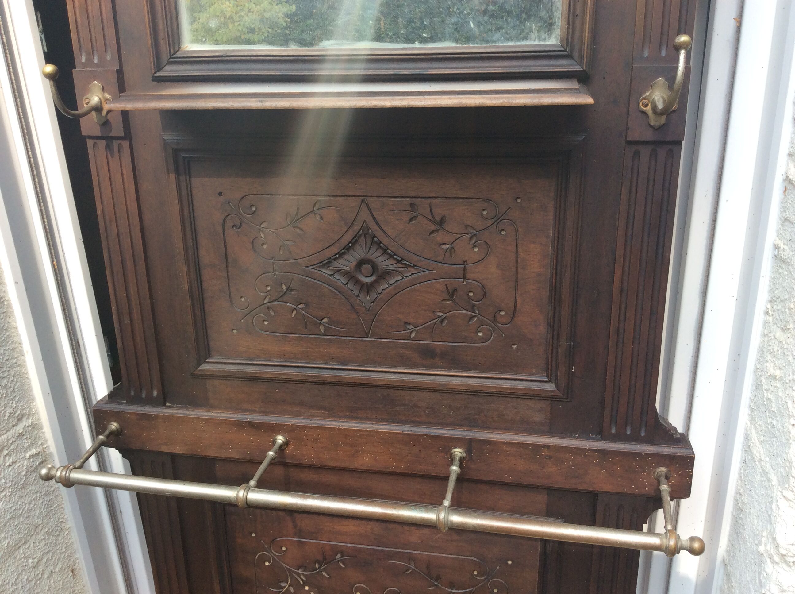 Door coat hat and door parapluise with ice