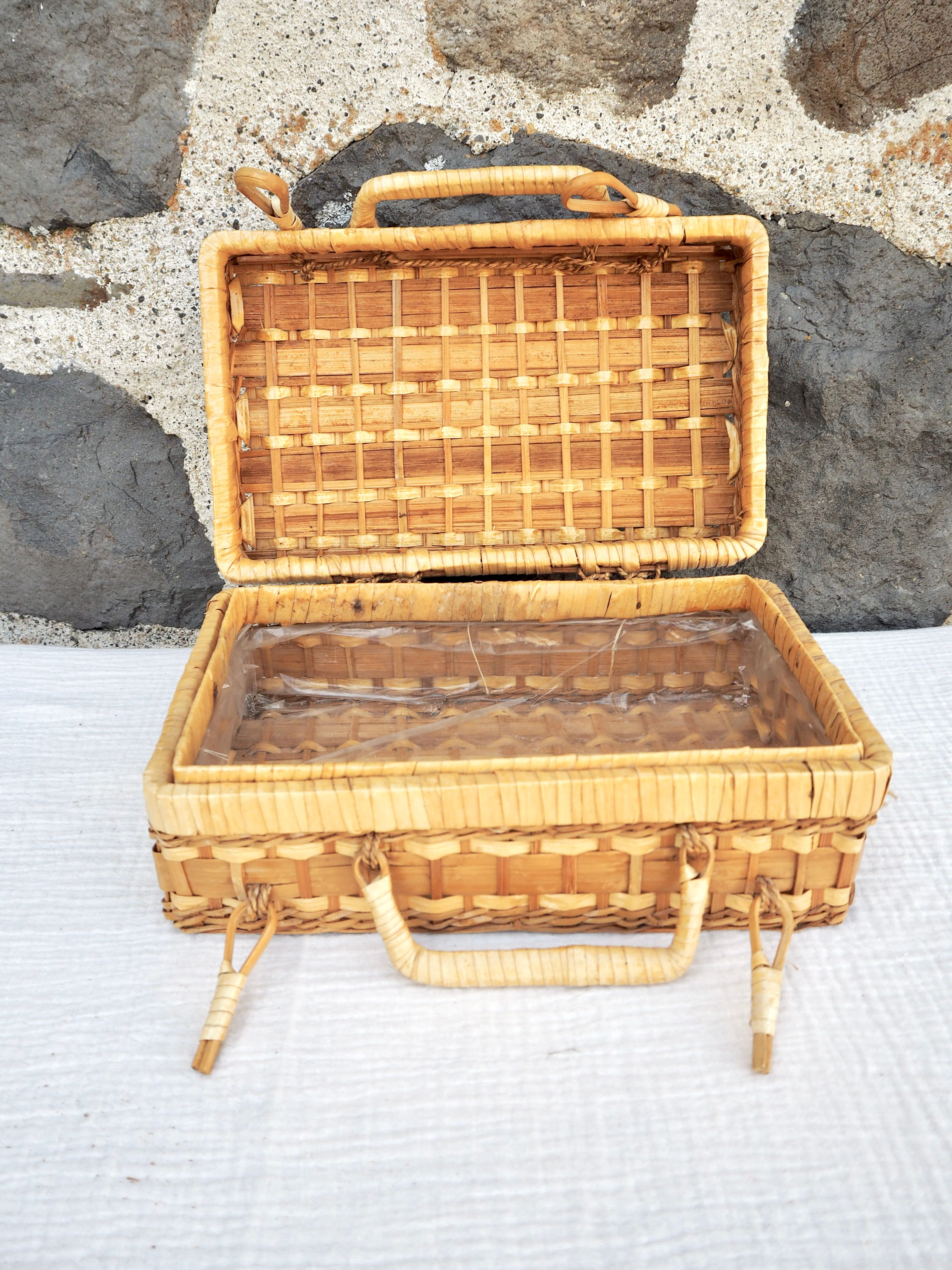 Small rattan case