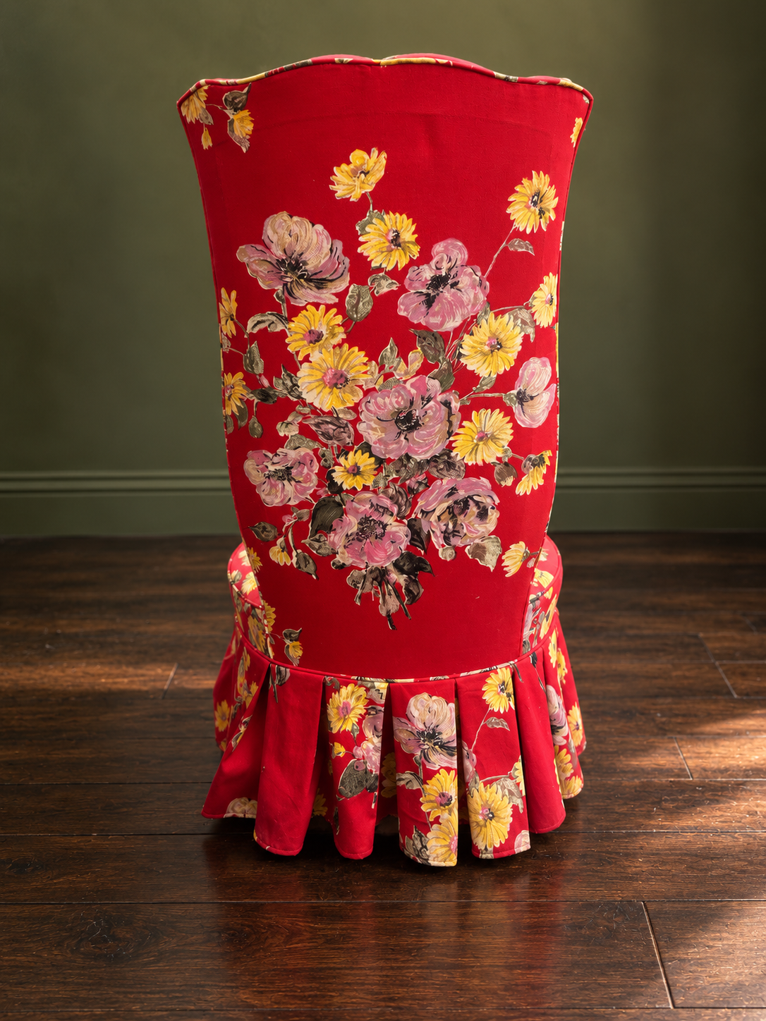 Large vintage floral armchair from the 1960s – unusual and pretty