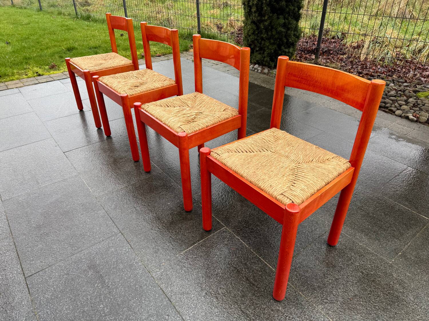 Lot of dining tables and 4 Vico Magistretti chairs from 1960.