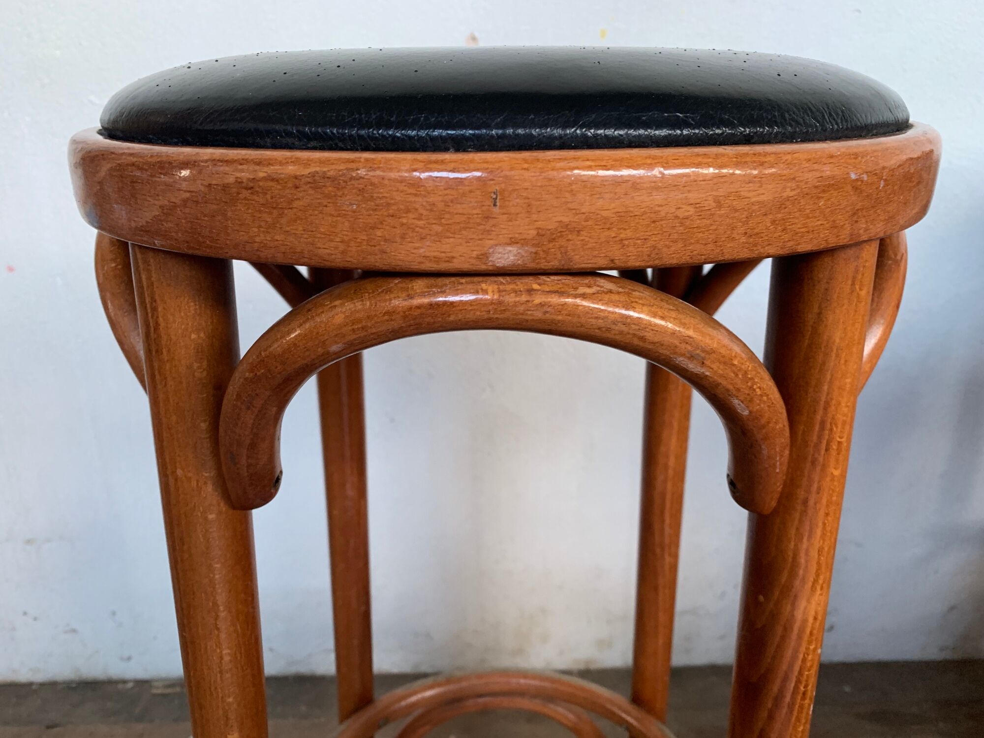 Series of 16 curved wooden bar stools dlg Thonet Baumann Fischel