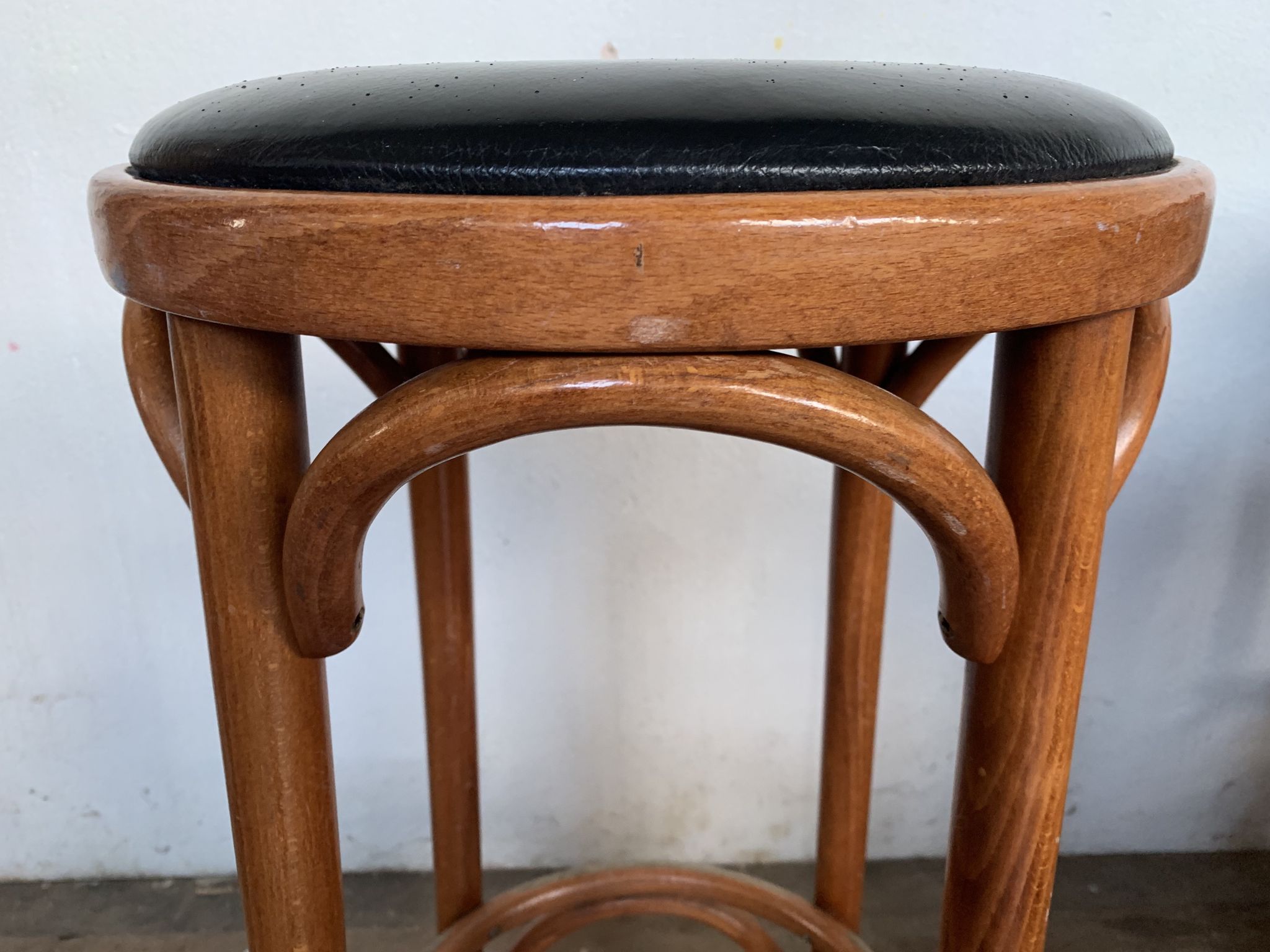 Series of 16 curved wooden bar stools dlg Thonet Baumann Fischel
