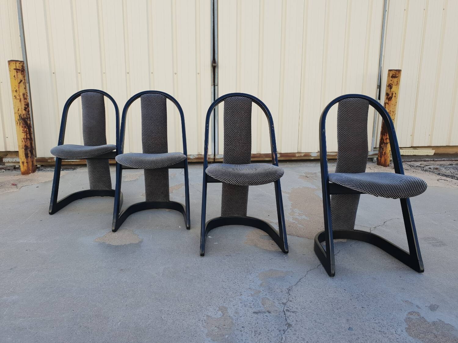 Série de 4 chaises design 1970