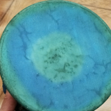 Vase en verre recouvert de soie
