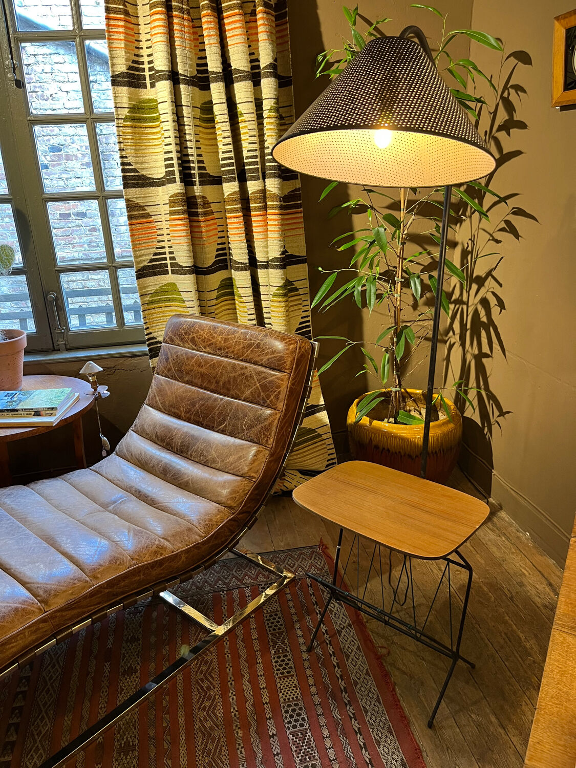 Floor lamp/magazine holder 1950